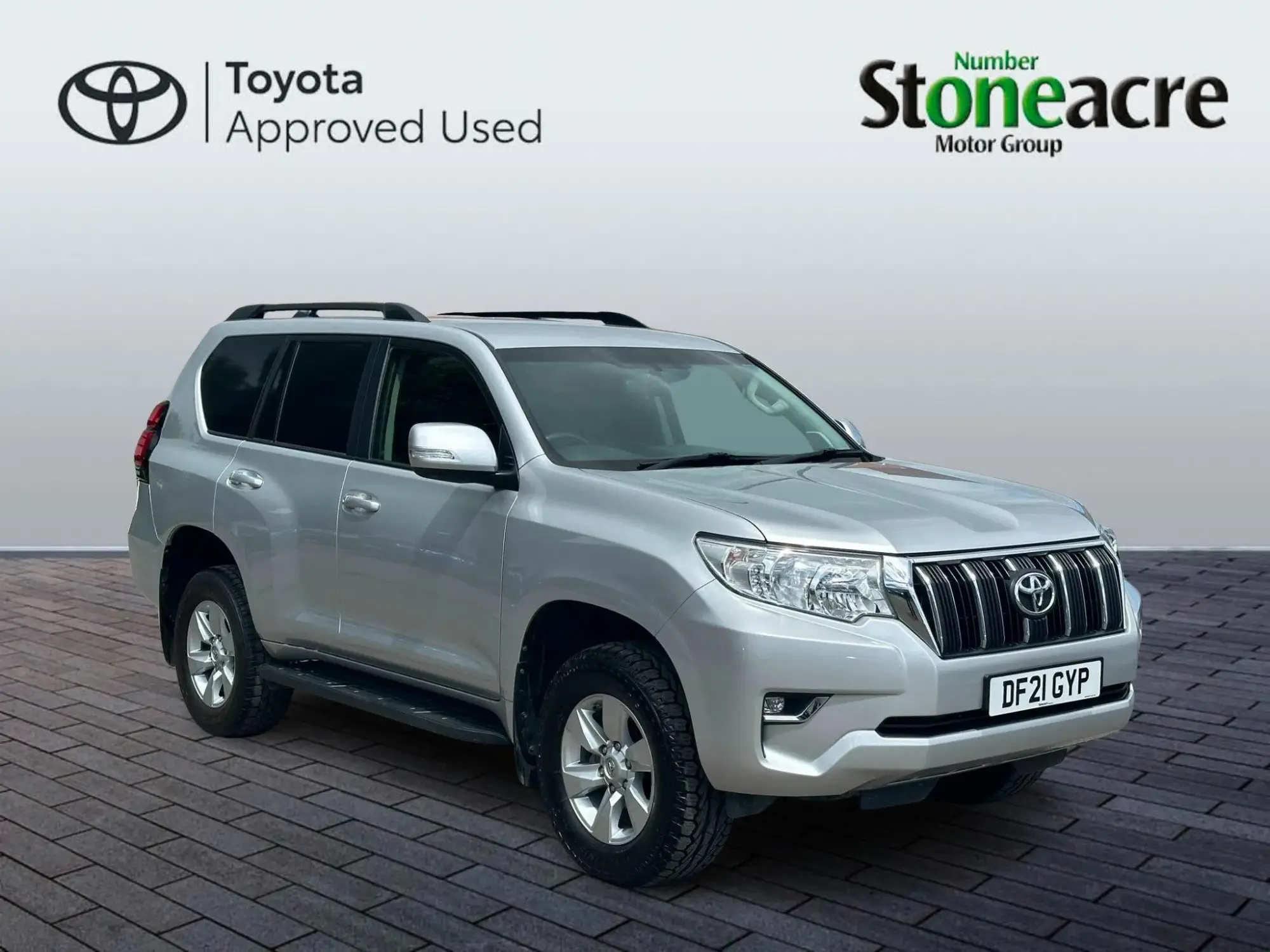 Toyota Land Cruiser 2.8D Active Auto 4WD LWB Euro 6 (s/s) 5dr DF21GYP Image 1