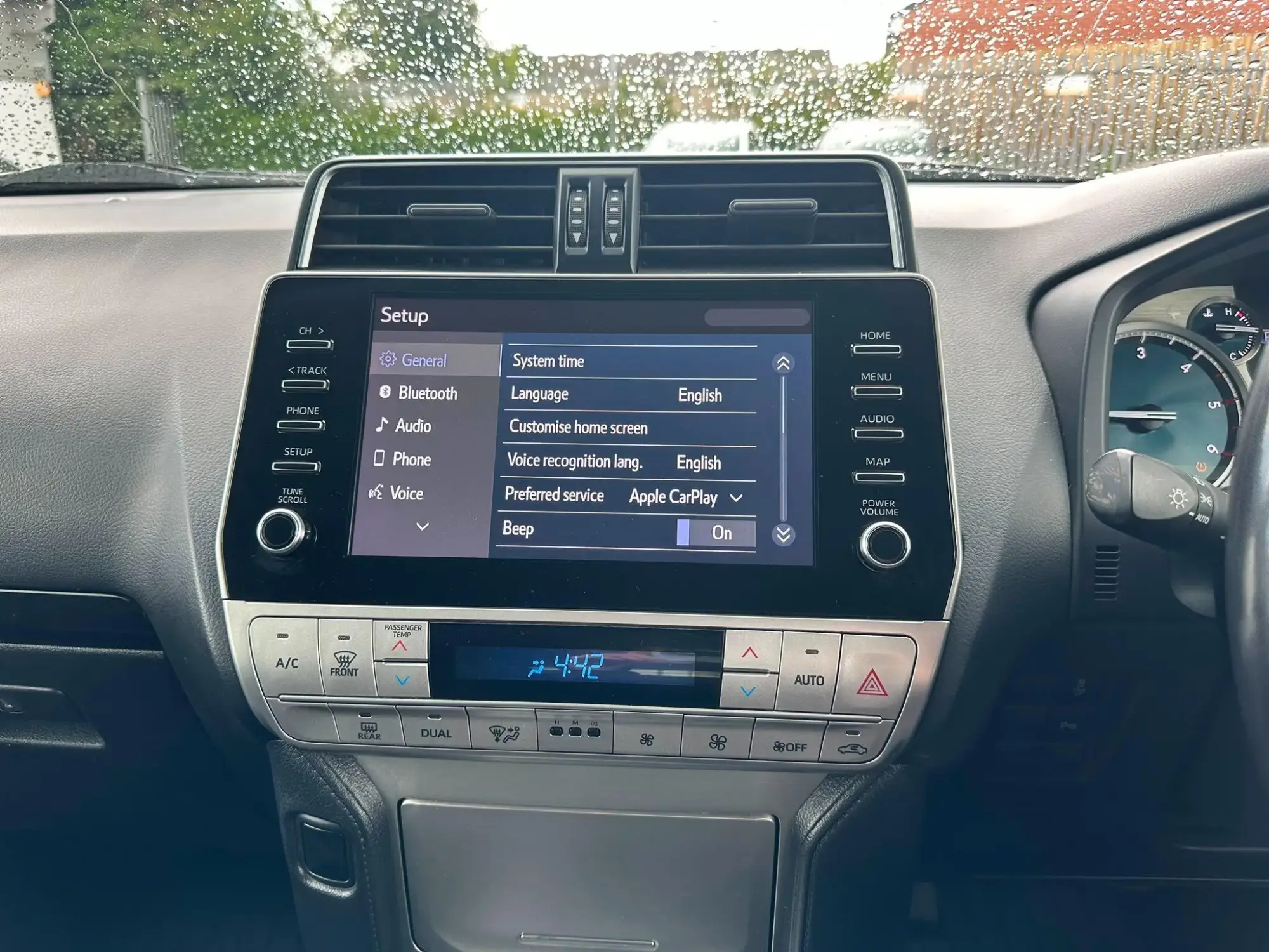 Toyota Land Cruiser Image 7