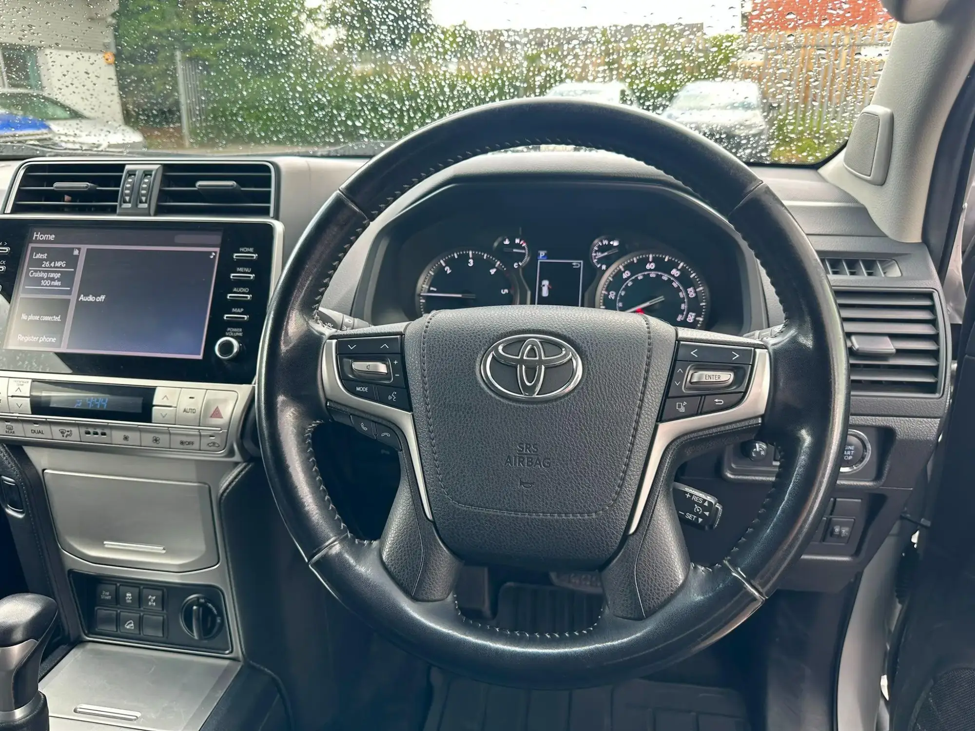 Toyota Land Cruiser Image 8