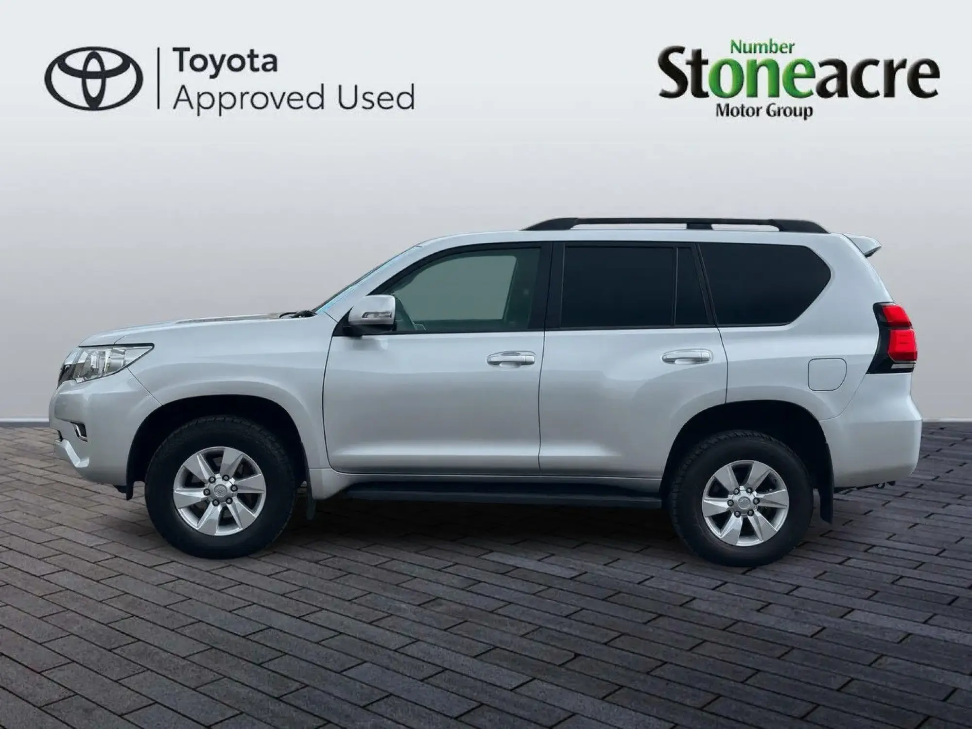 Toyota Land Cruiser Image 17