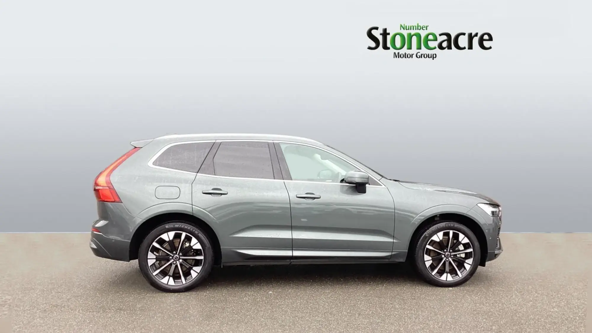 Volvo XC60 2.0 T8 18.8kWh Ultra Bright Auto AWD Euro 6 (s/s) 5dr YP75HWR Image 3