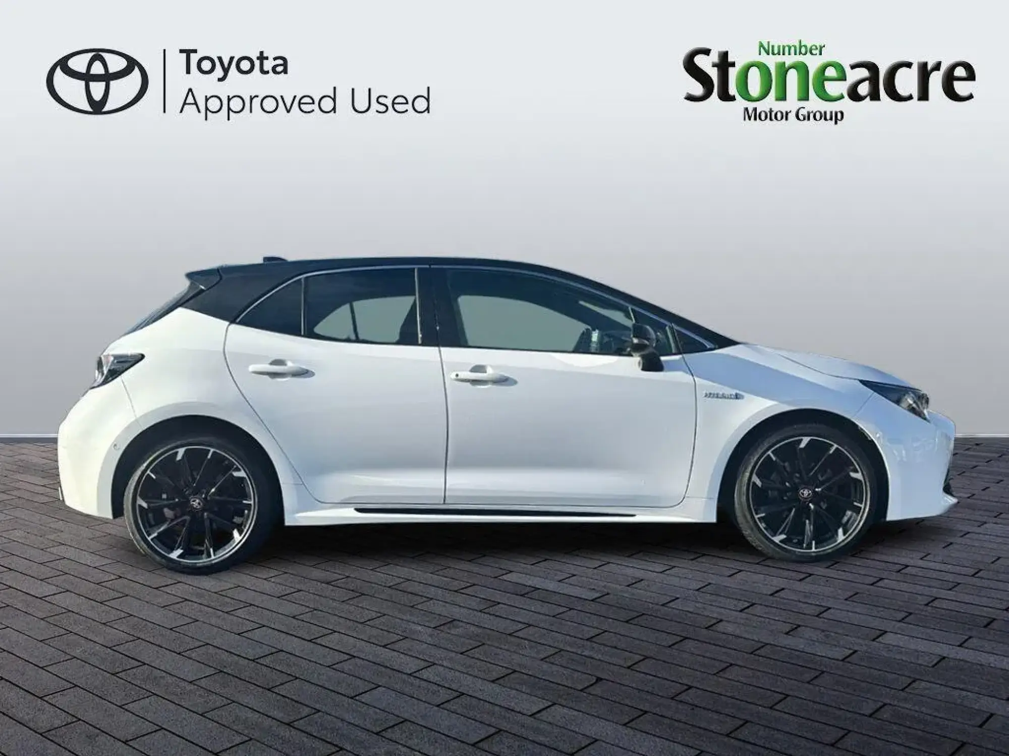 Toyota Corolla Hatchback 1.8 VVT-i Hybrid GR Sport 5dr CVT NX22WTL Image 2