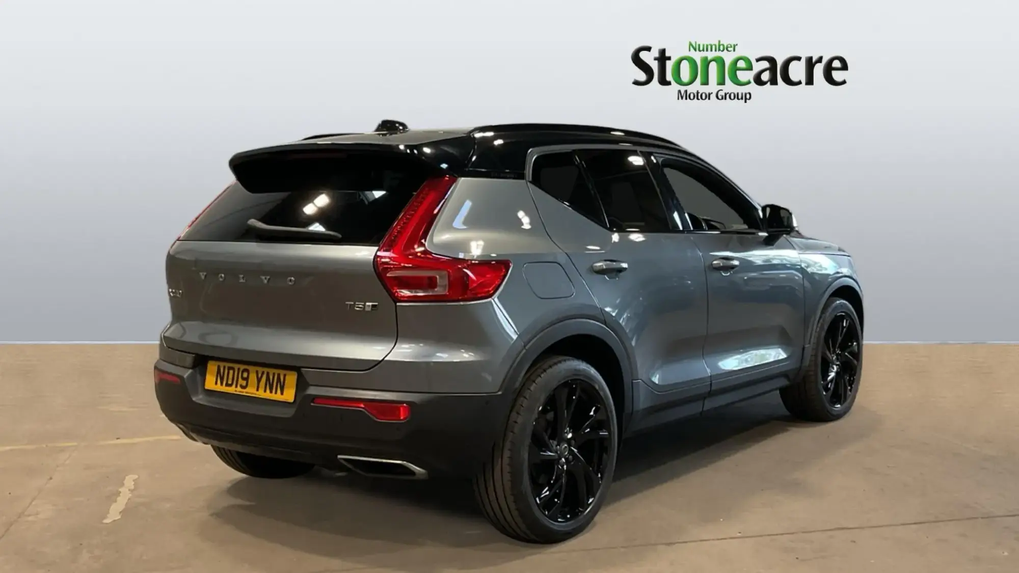 Volvo XC40 2.0 T5 R-Design Pro Auto AWD Euro 6 (s/s) 5dr ND19YNN Image 2