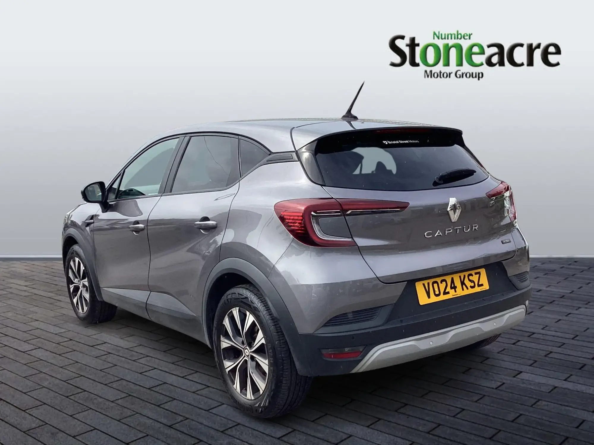 Renault Captur E-Tech 1.6 E-TECH evolution Auto Euro 6 (s/s) 5dr VO24KSZ Image 3