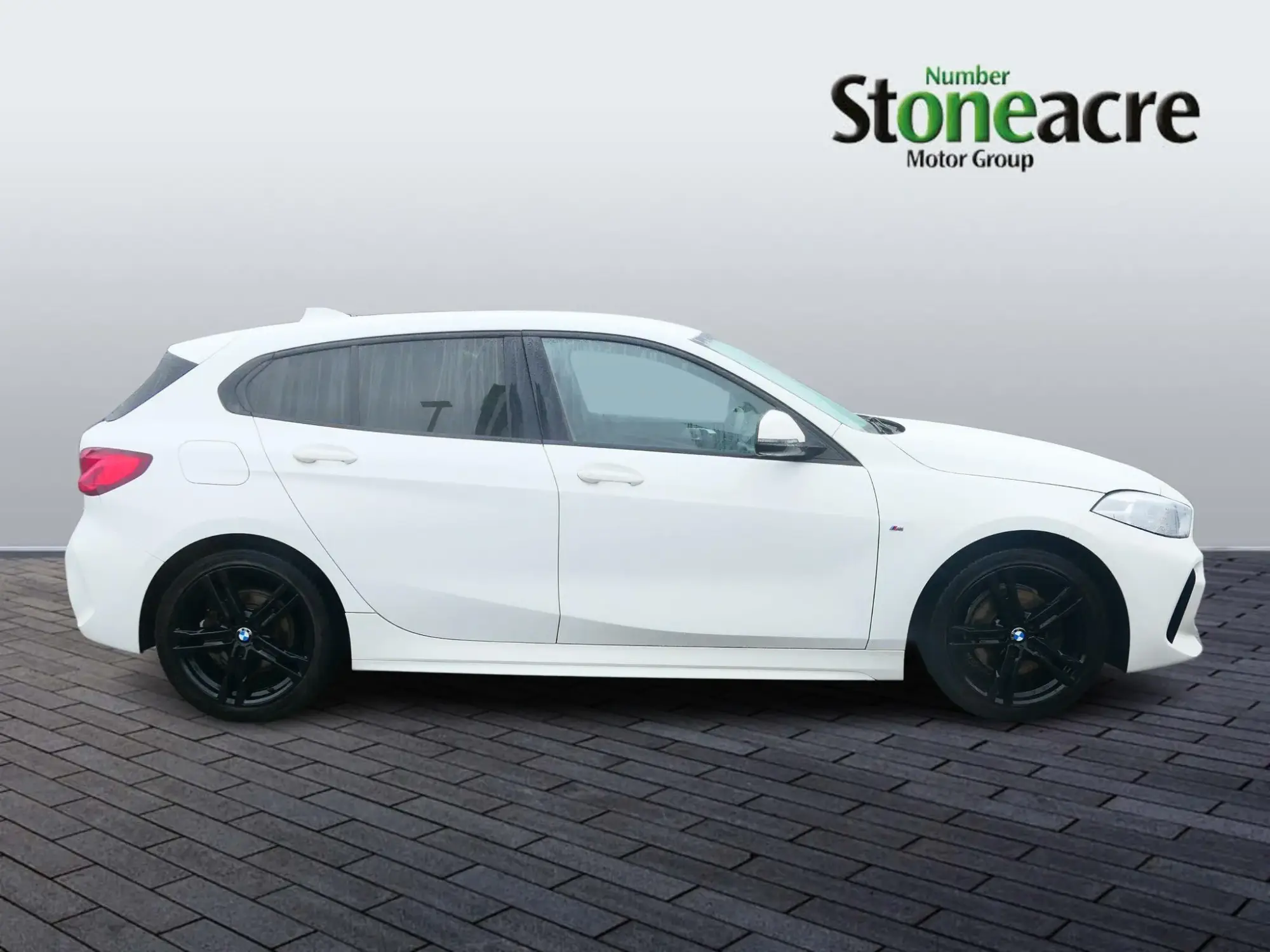 BMW 1 Series 118i M Sport 5dr YY20EWX Image 2