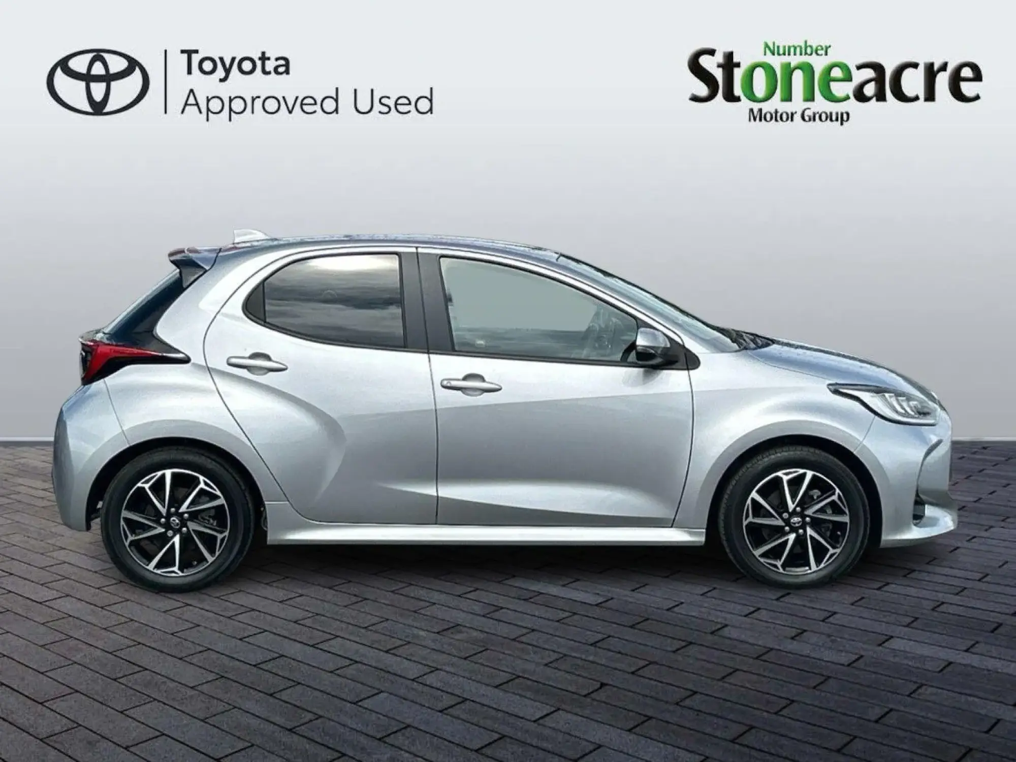 Toyota Yaris Image 2