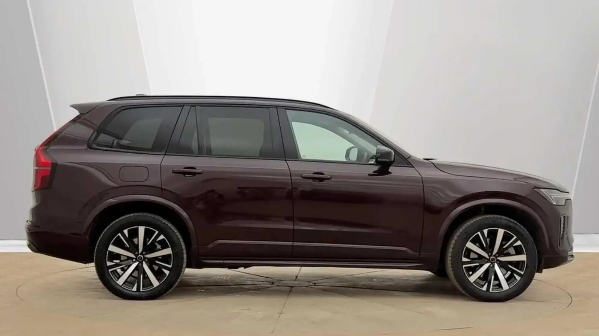 Volvo XC90 Plug-In Hybrid 2.0 T8 18.8kWh Plus Auto 4WD Euro 6 (s/s) 5dr RO75NVZ Image 2