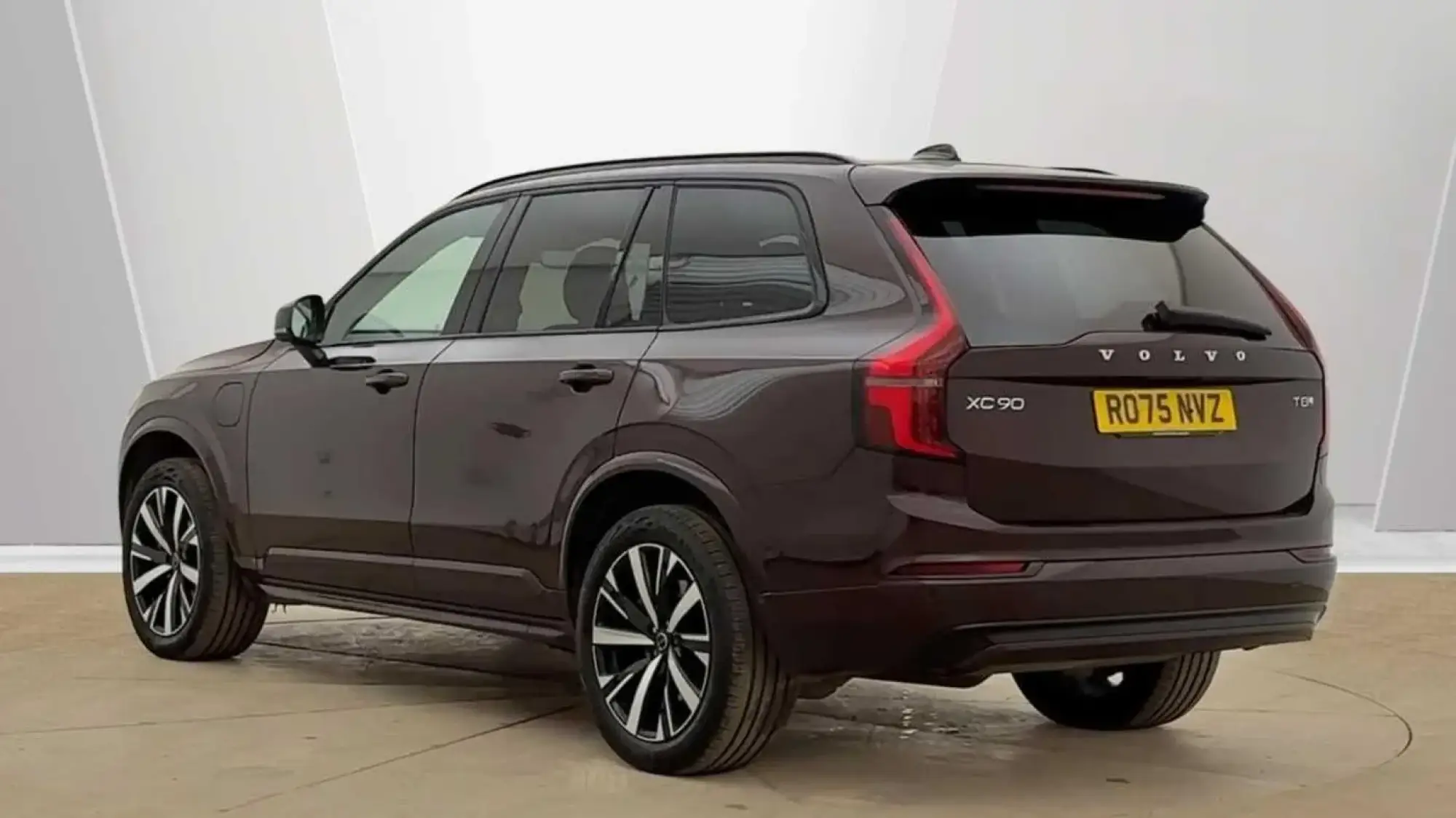 Volvo XC90 Plug-In Hybrid Image 5