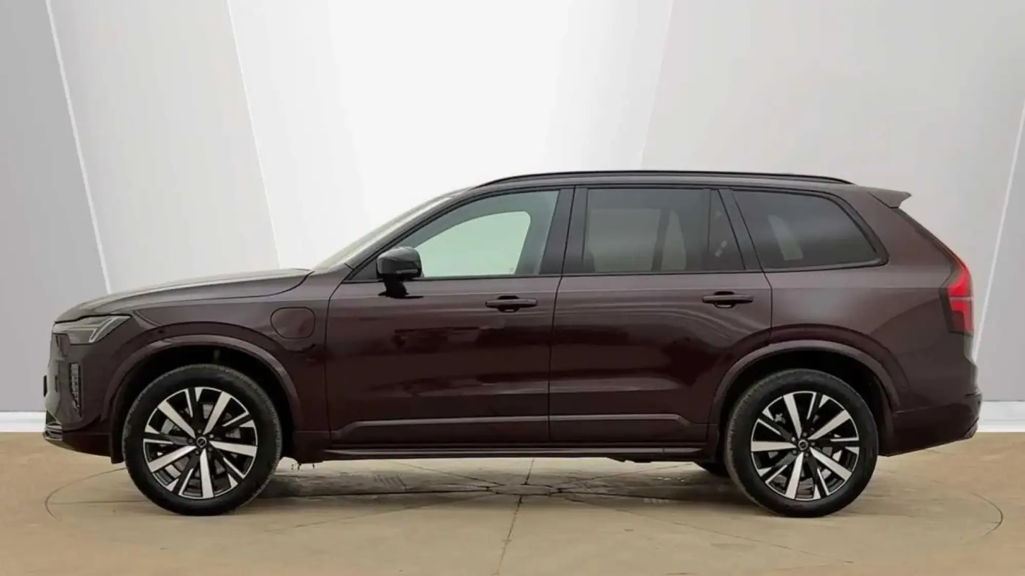 Volvo XC90 Plug-In Hybrid Image 6