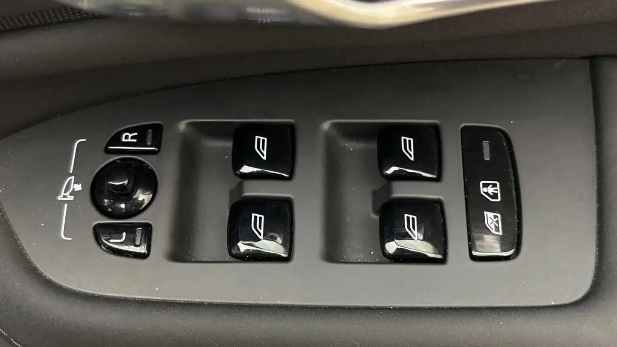 Volvo XC90 Plug-In Hybrid Image 24