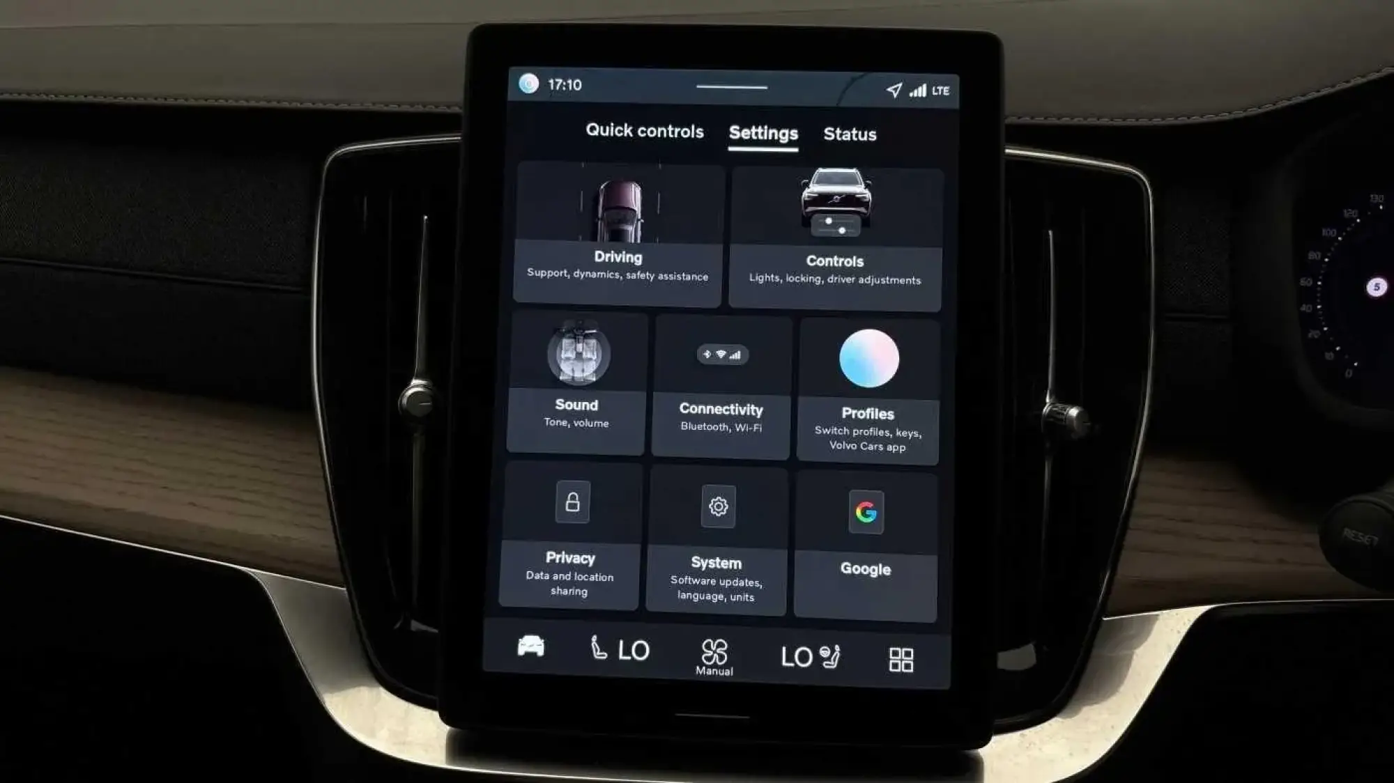 Volvo XC90 Plug-In Hybrid Image 34