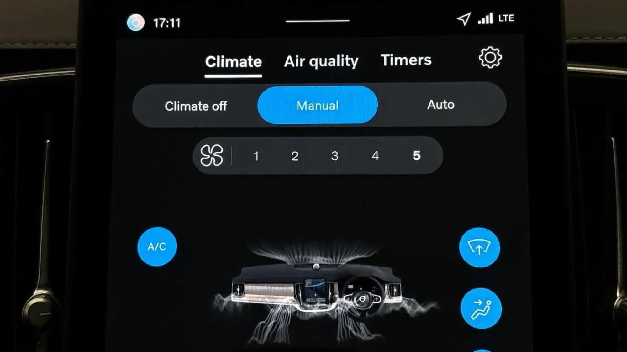 Volvo XC90 Plug-In Hybrid Image 39