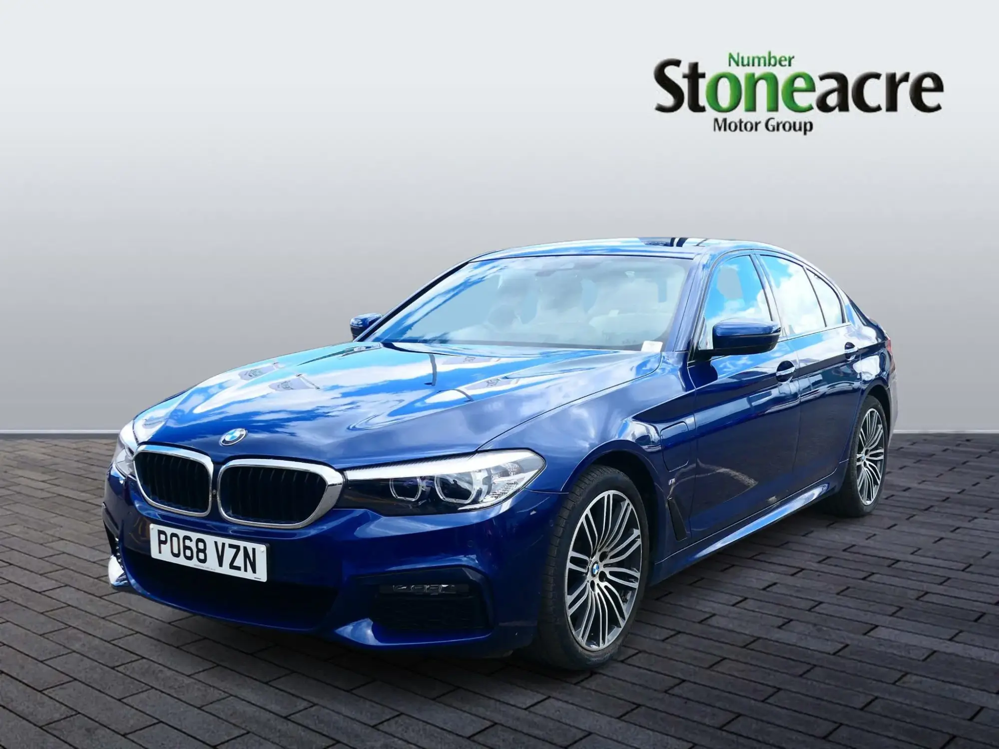 BMW 5 Series 530e M Sport iPerformance Saloon PO68VZN Image 3