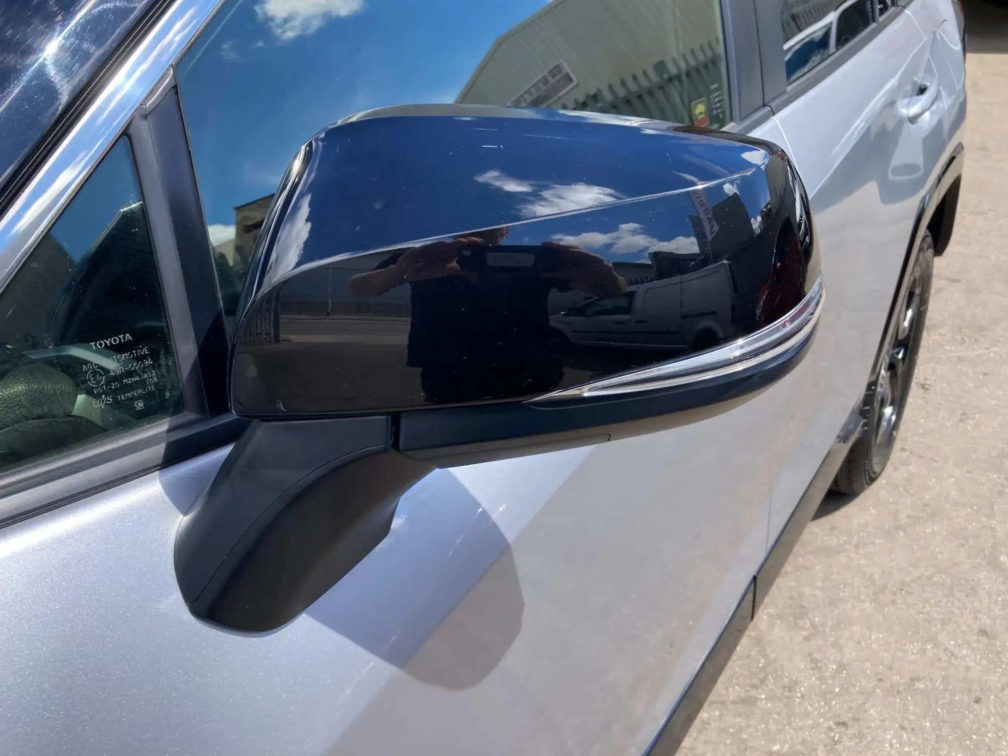 Toyota RAV4 Image 9