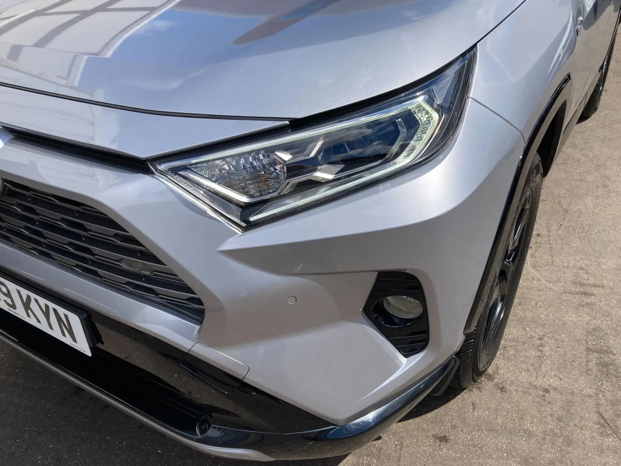 Toyota RAV4 Image 11