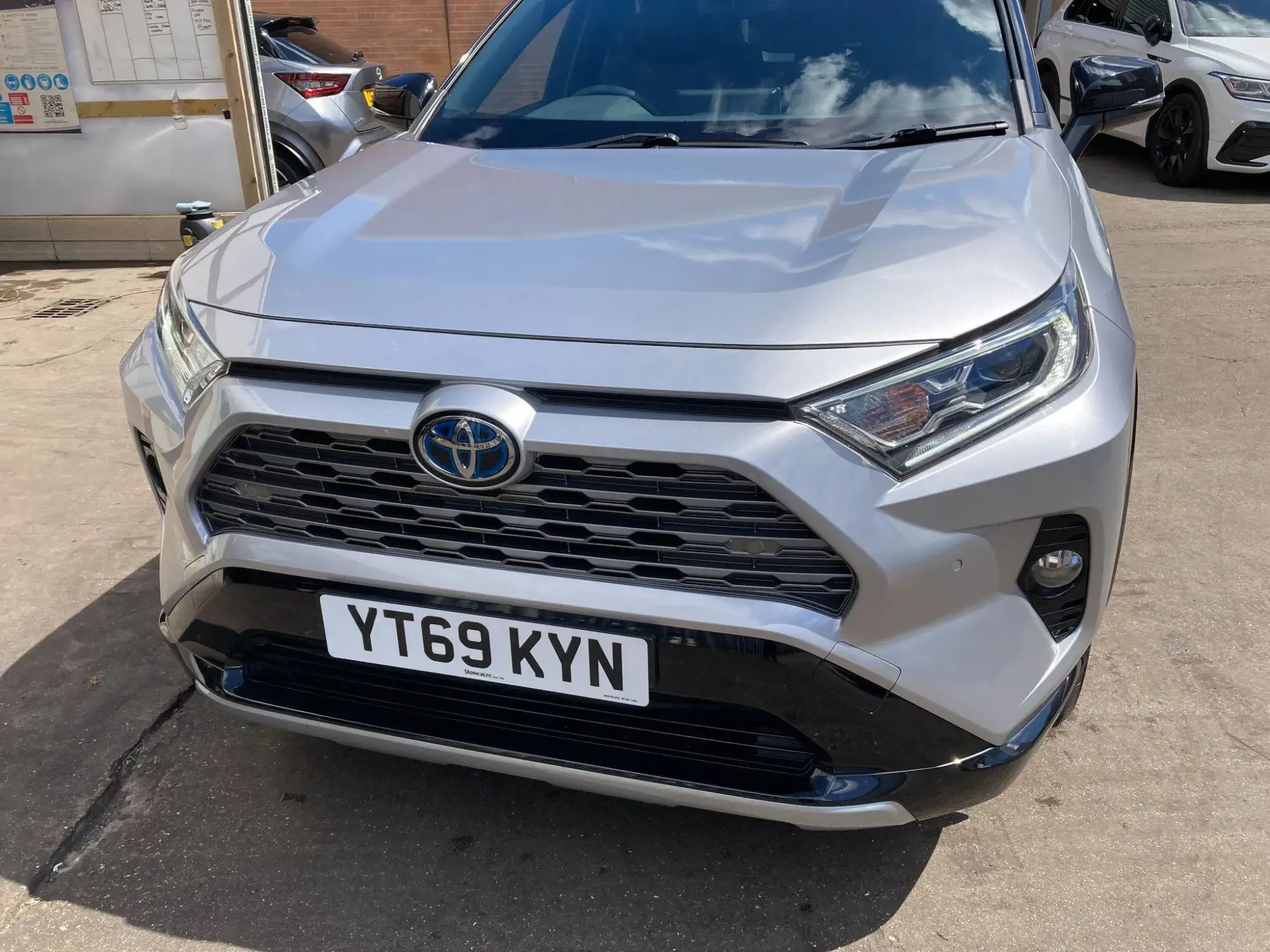 Toyota RAV4 Image 12