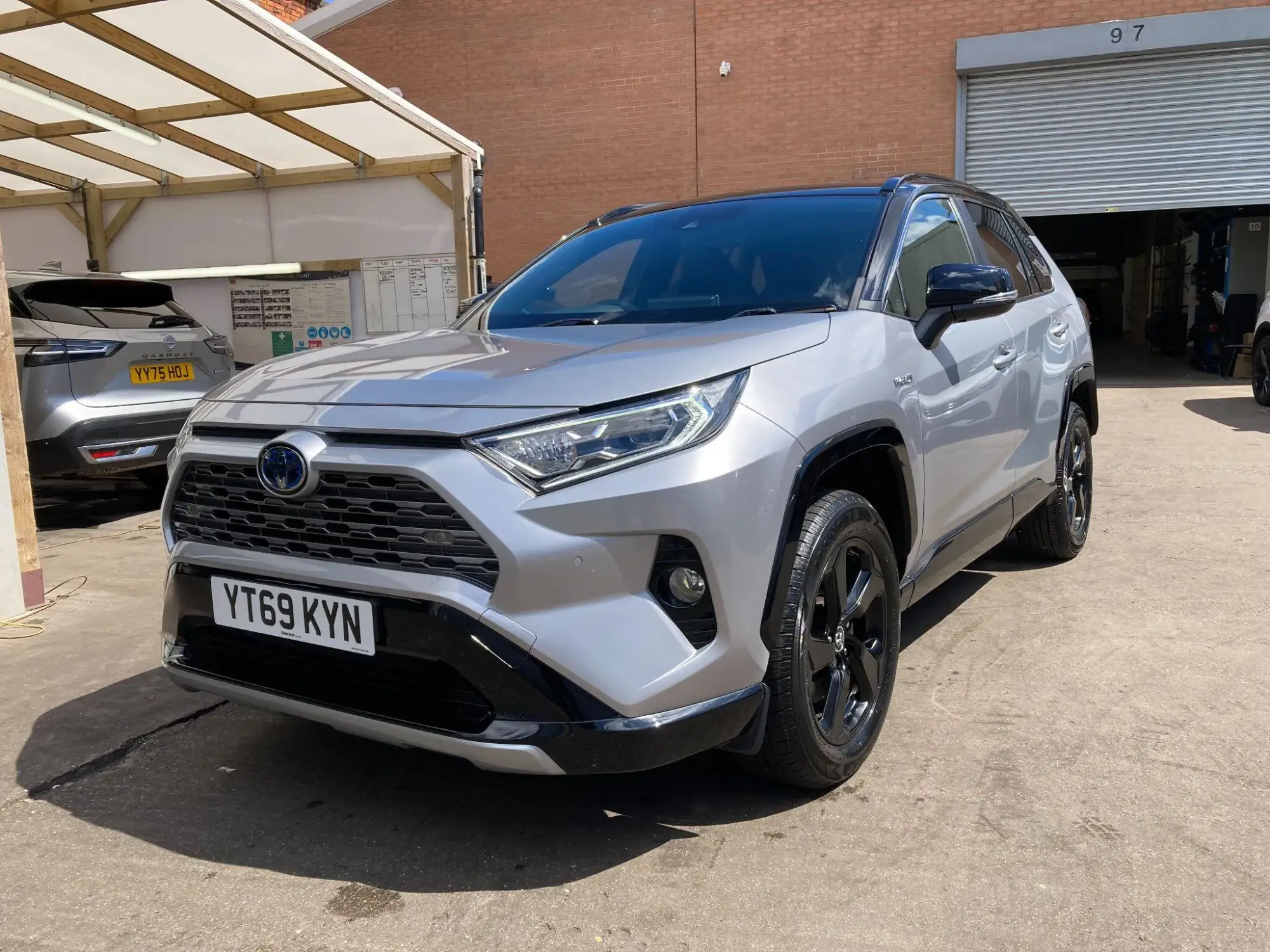 Toyota RAV4 Image 13
