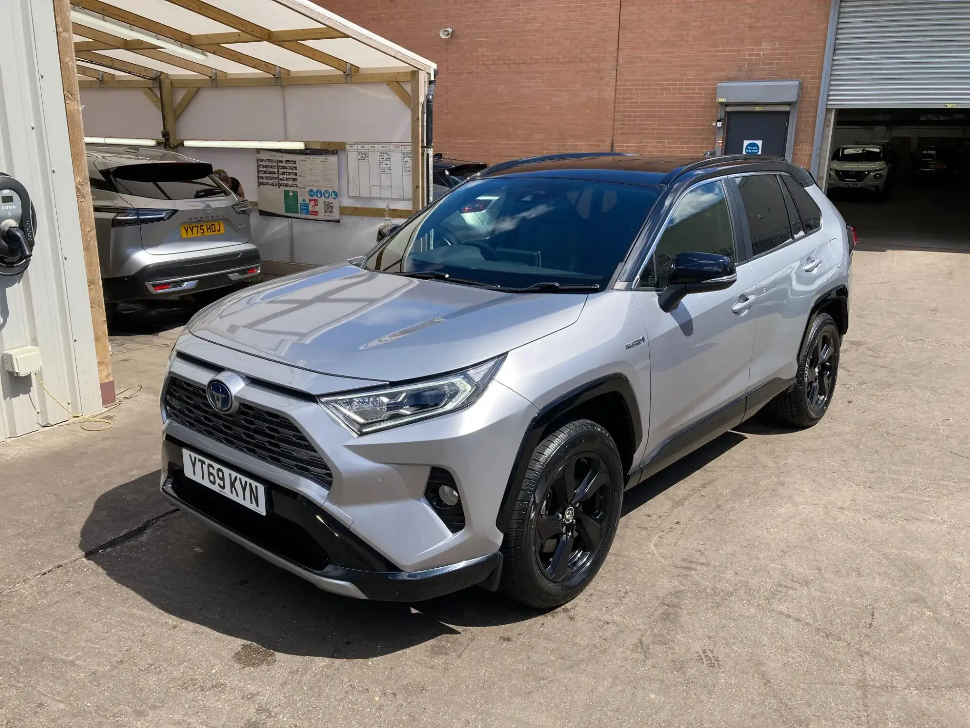 Toyota RAV4 Image 14