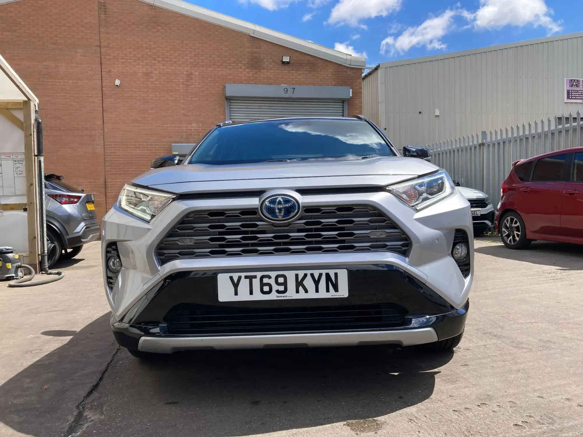 Toyota RAV4 Image 16