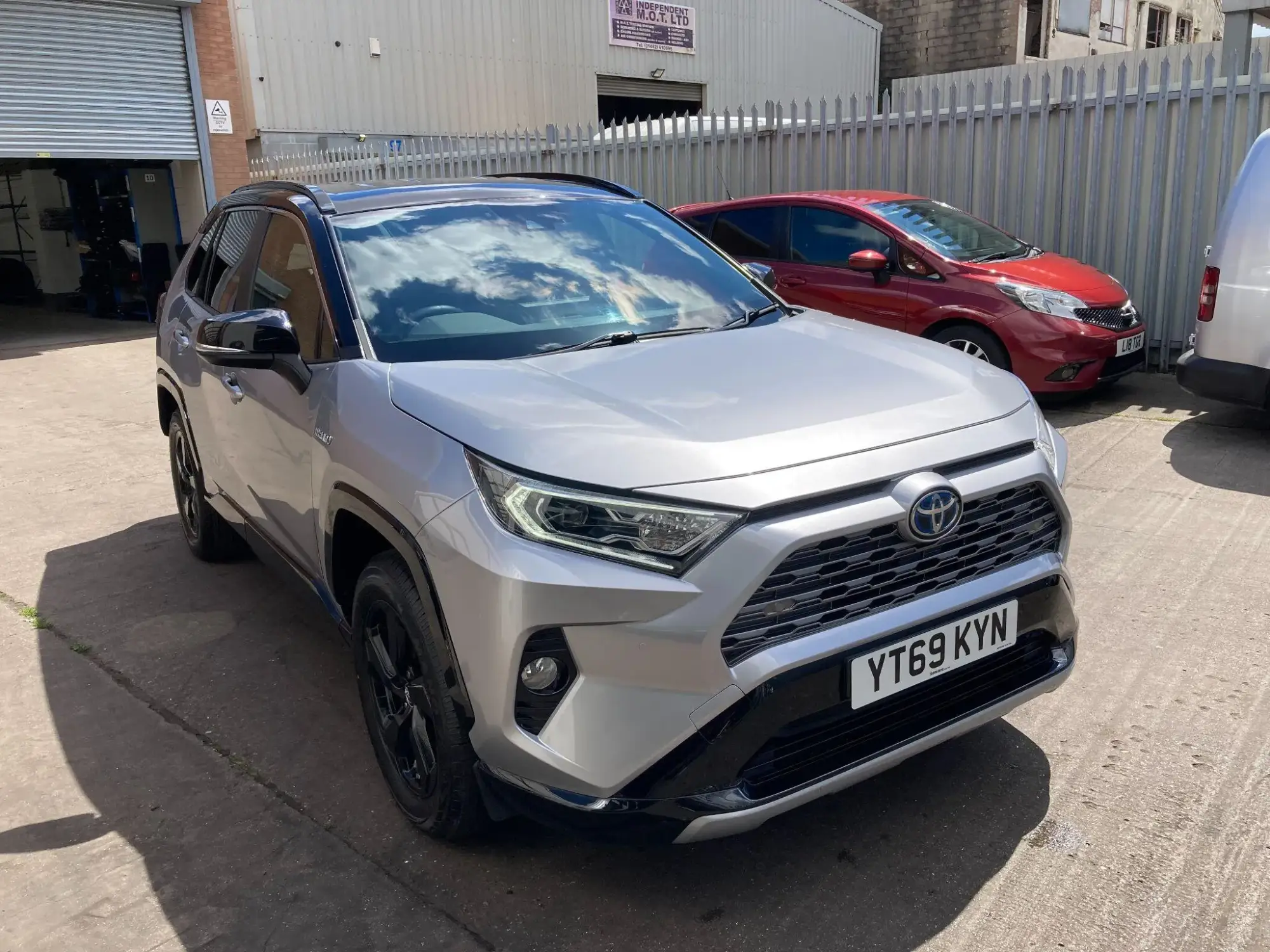 Toyota RAV4 Image 17