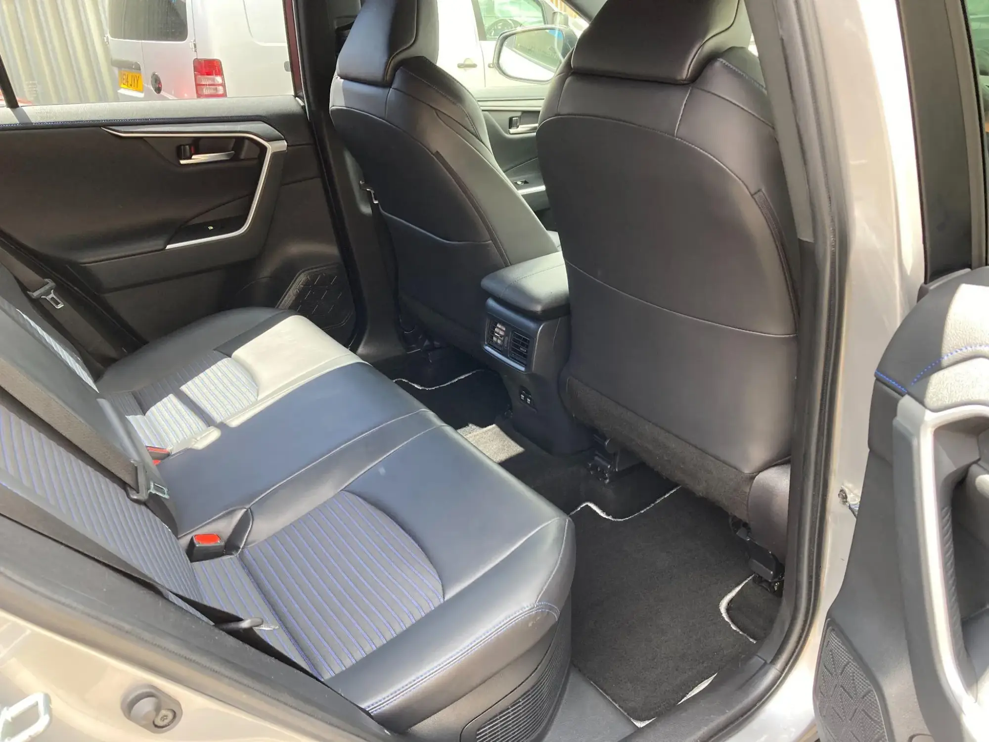 Toyota RAV4 Image 40