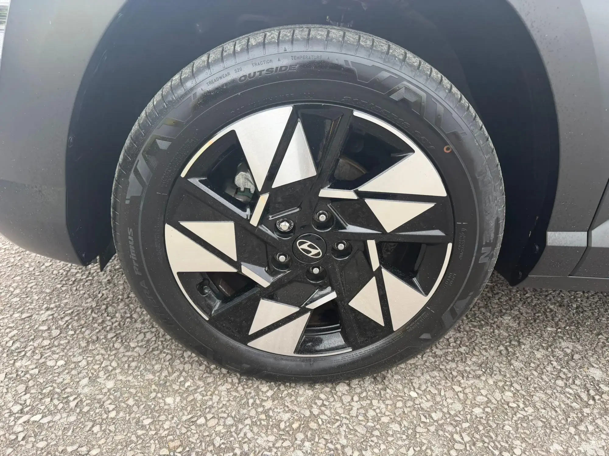 Hyundai KONA Image 9