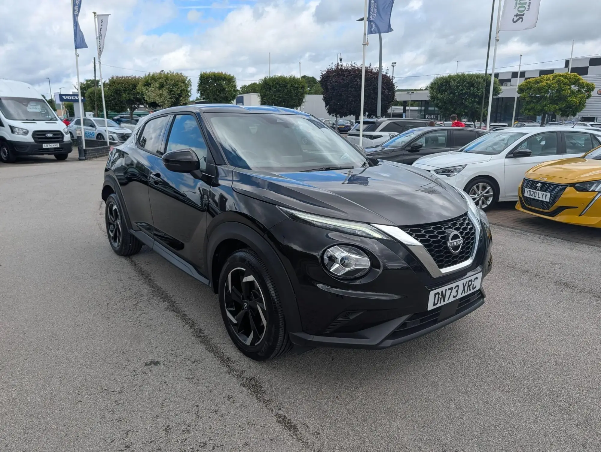 Nissan Juke 1.0 DiG-T N-Connecta 5dr DN73XRC Image 1