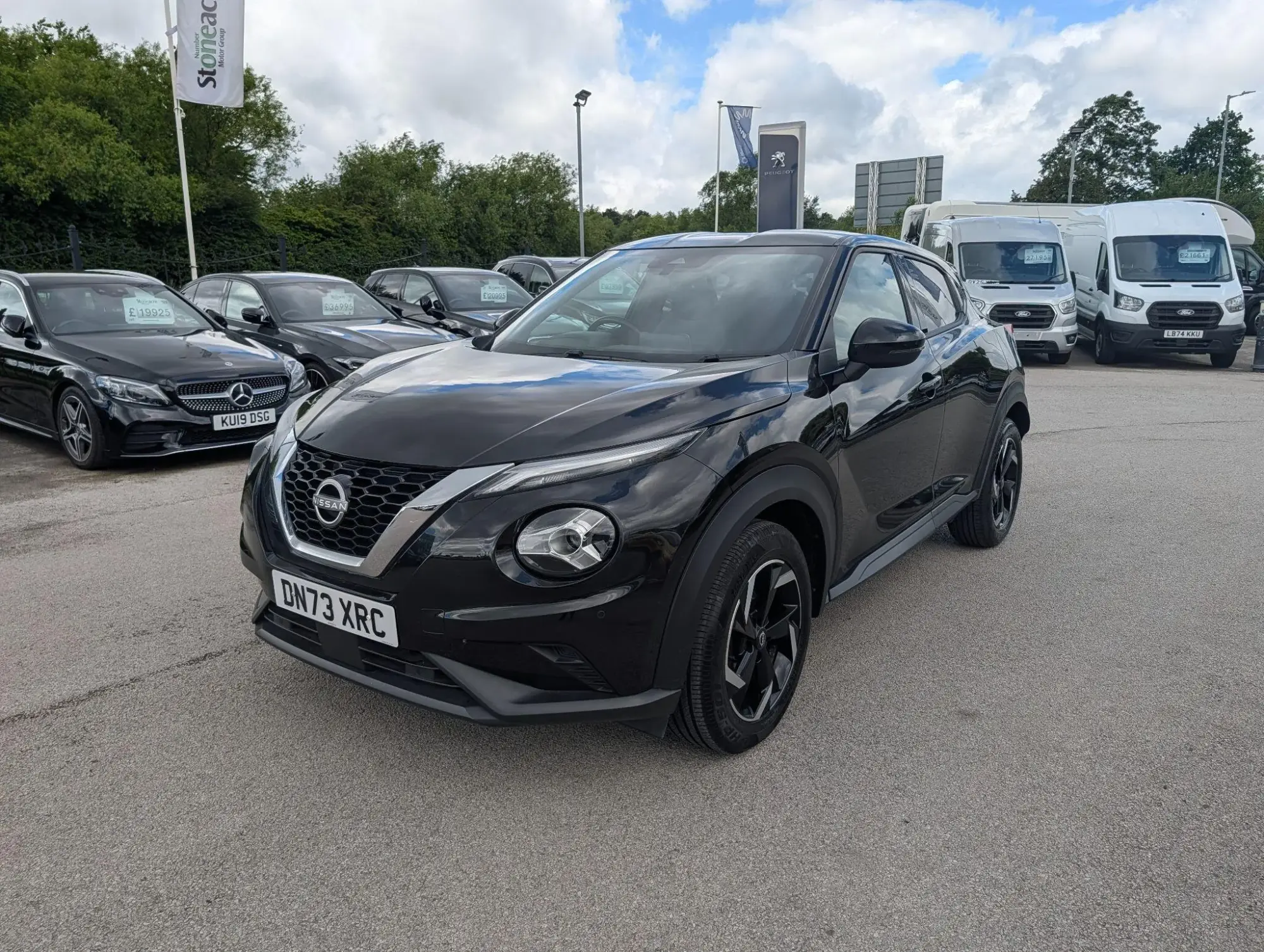 Nissan Juke 1.0 DiG-T N-Connecta 5dr DN73XRC Image 3
