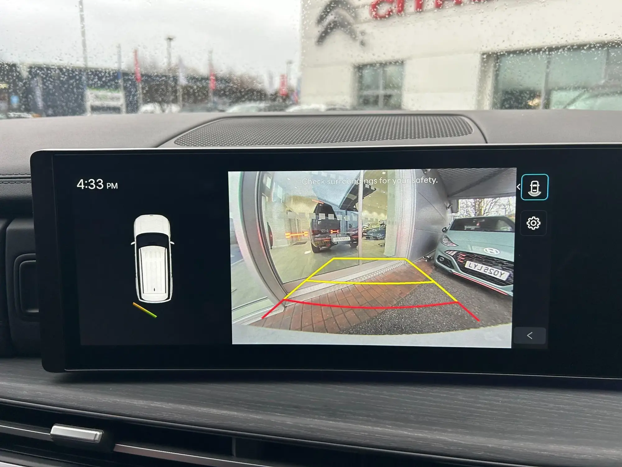 Hyundai SANTA FE Image 25