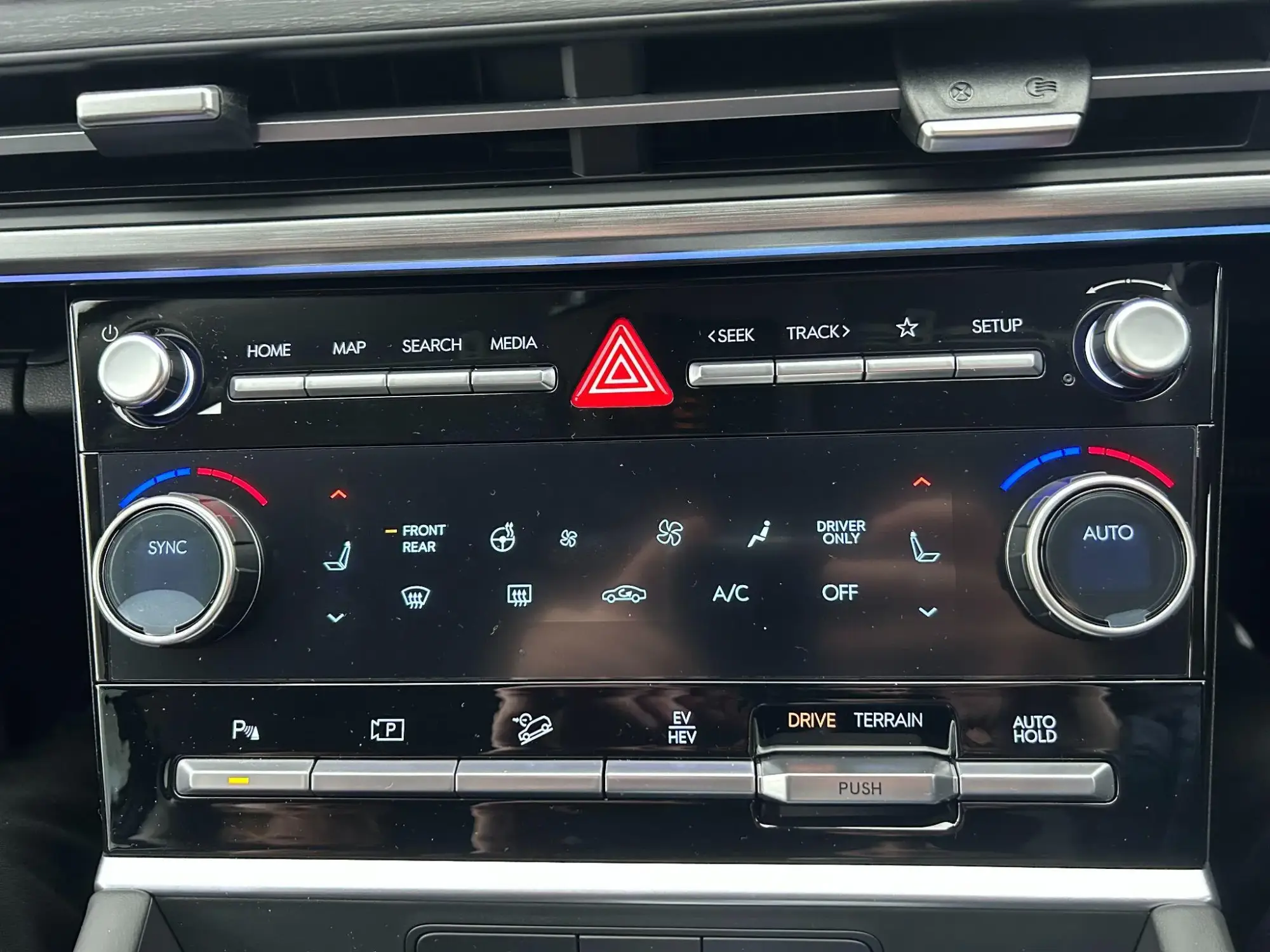 Hyundai SANTA FE Image 26