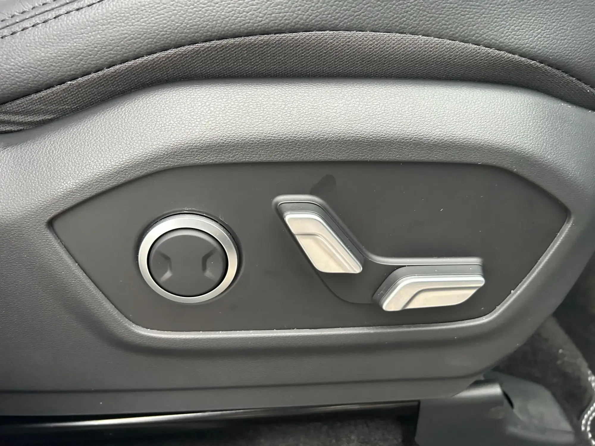 Hyundai SANTA FE Image 16