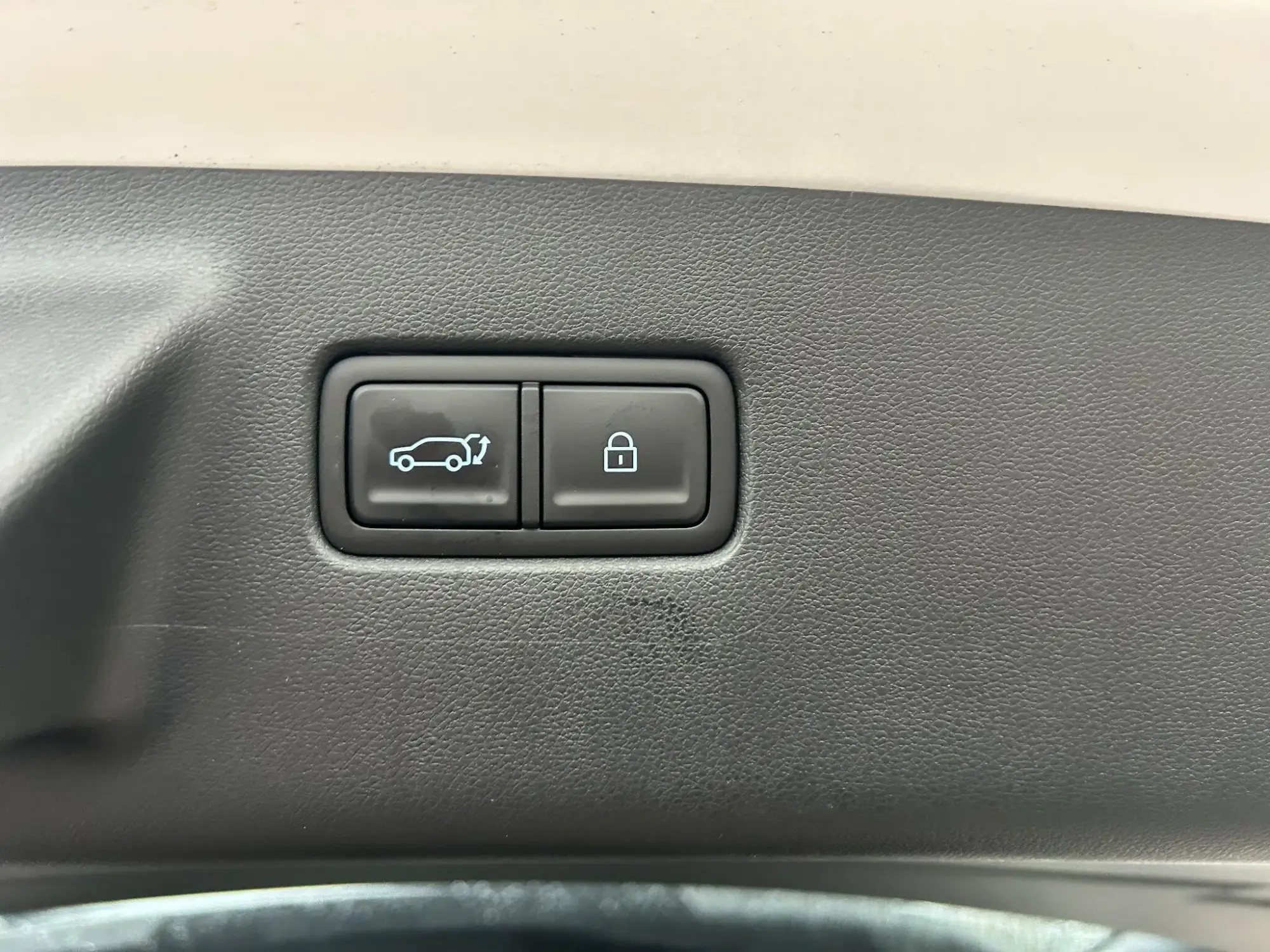 Hyundai SANTA FE Image 18