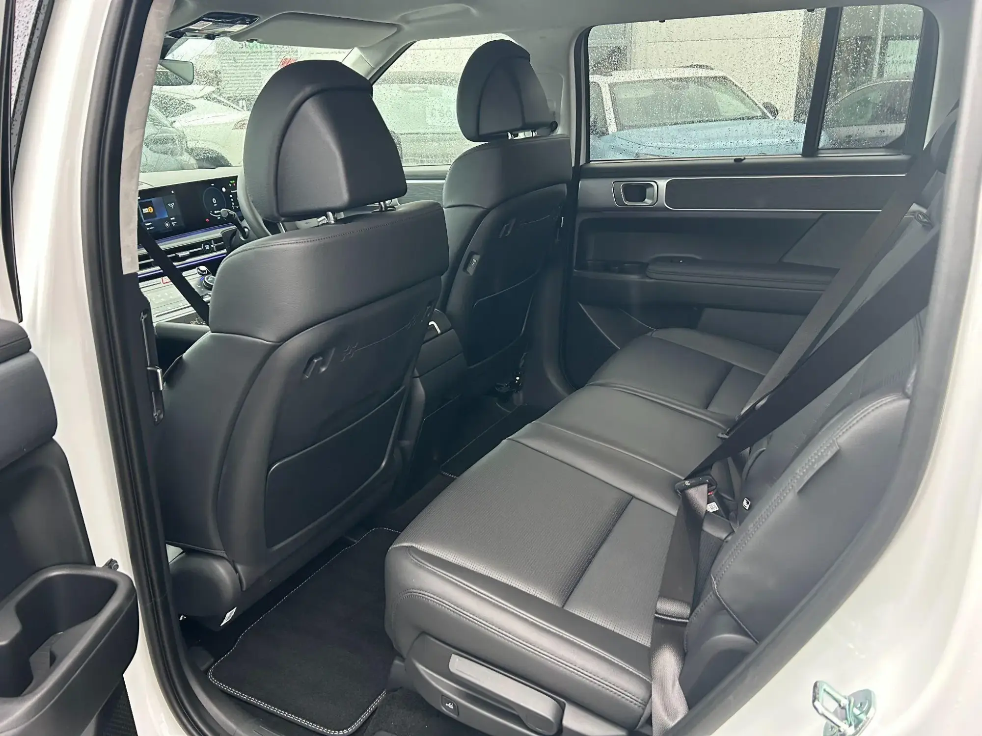 Hyundai SANTA FE Image 13