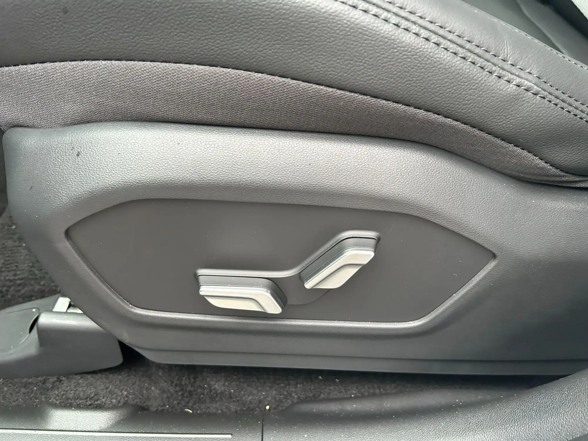 Hyundai SANTA FE Image 19