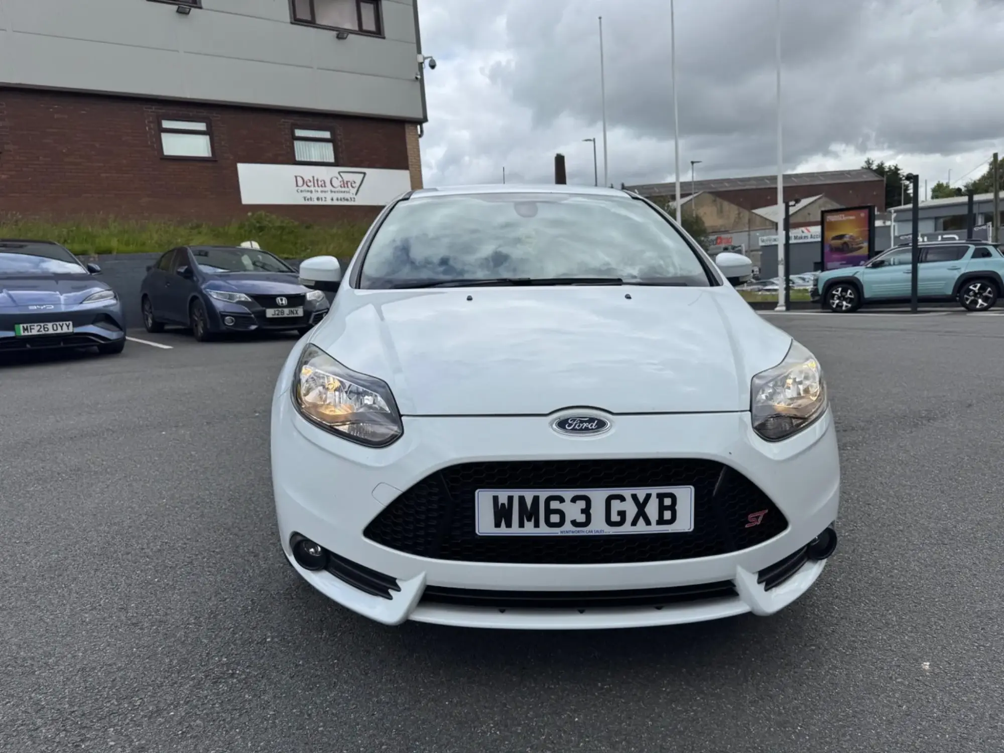 Ford Focus 2.0T EcoBoost ST-2 Euro 5 (s/s) 5dr WM63GXB Image 2