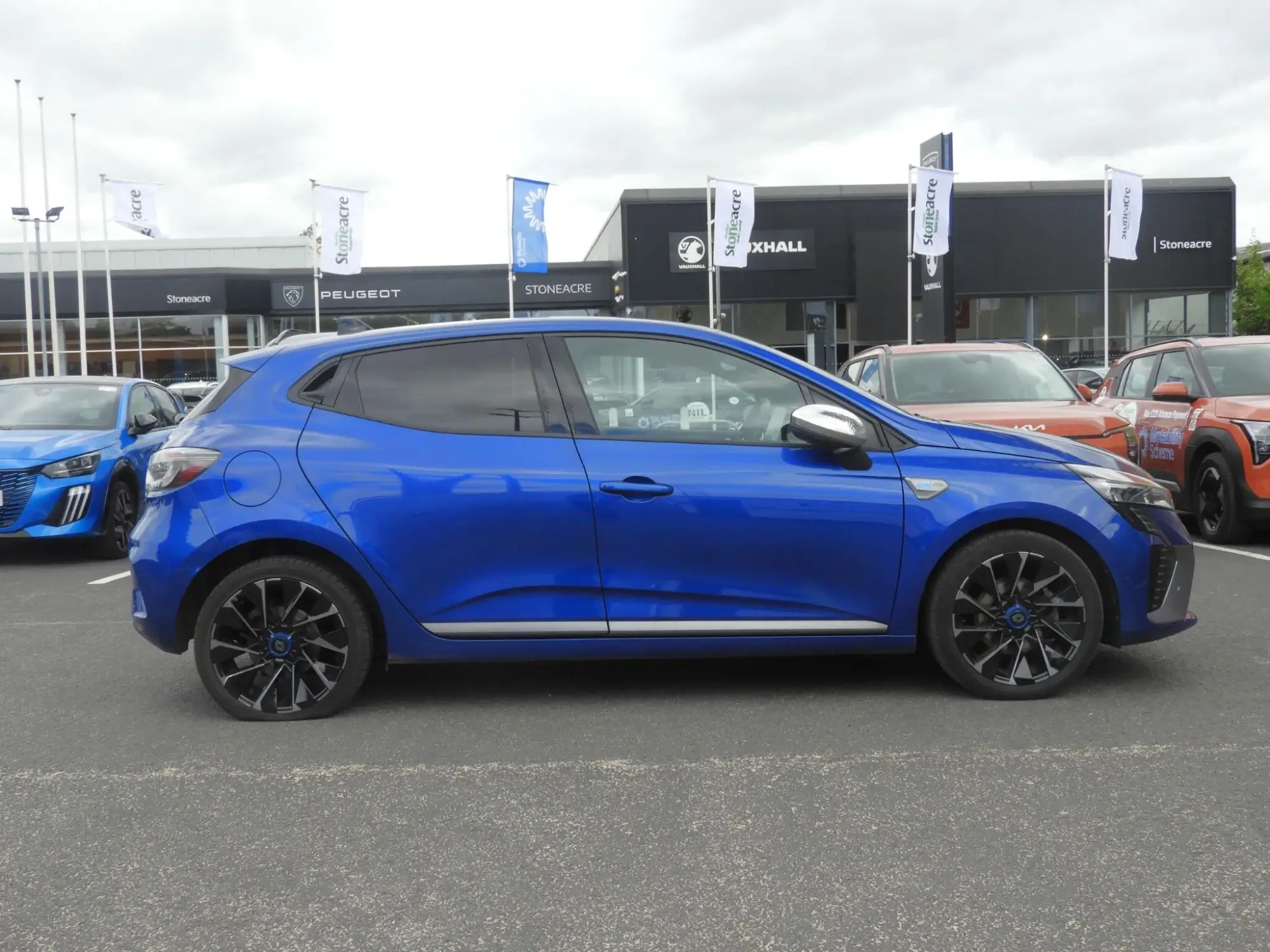 Renault Clio E-Tech 1.6 E-TECH esprit Alpine Auto Euro 6 (s/s) 5dr DS73YXP Image 2