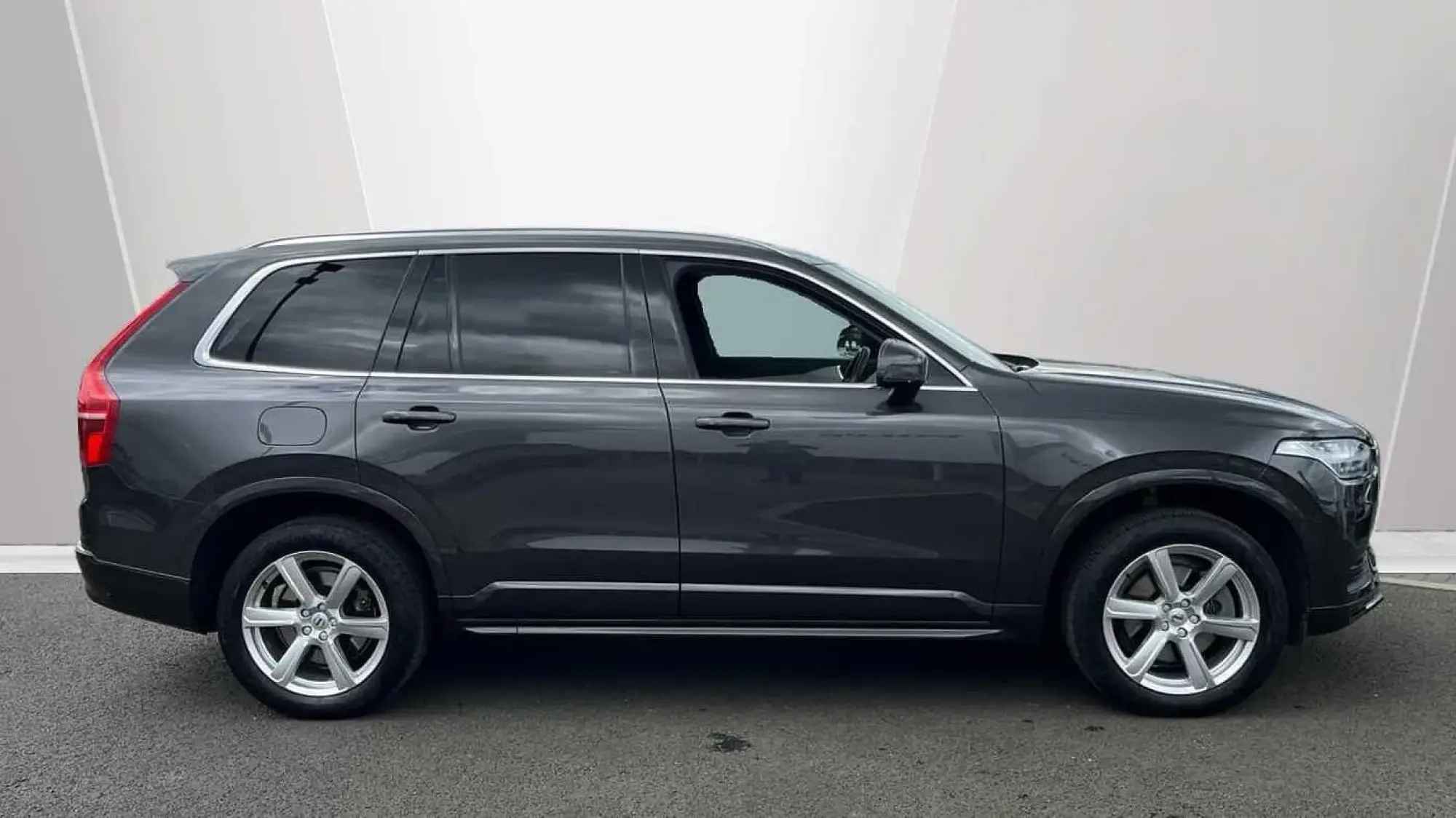 Volvo XC90 Core, B5 AWD mild hybrid, Petrol, 7 Seats RF24ZFP Image 3