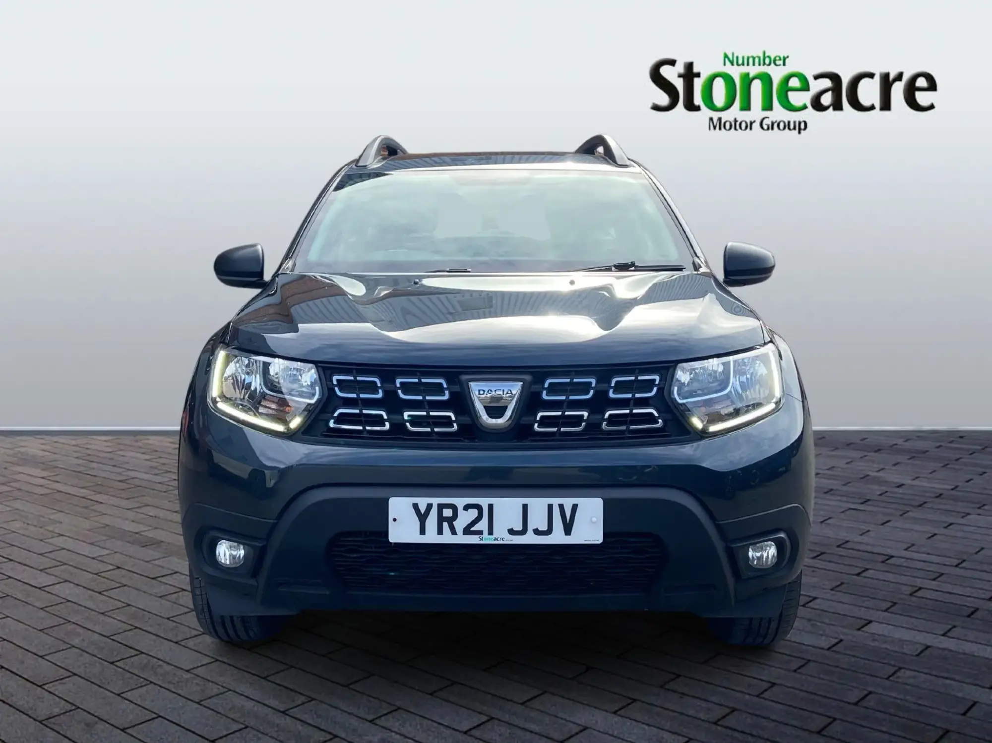 Dacia Duster Essential TCe 100 4x2 Bi-Fuel RE YR21JJV Image 2