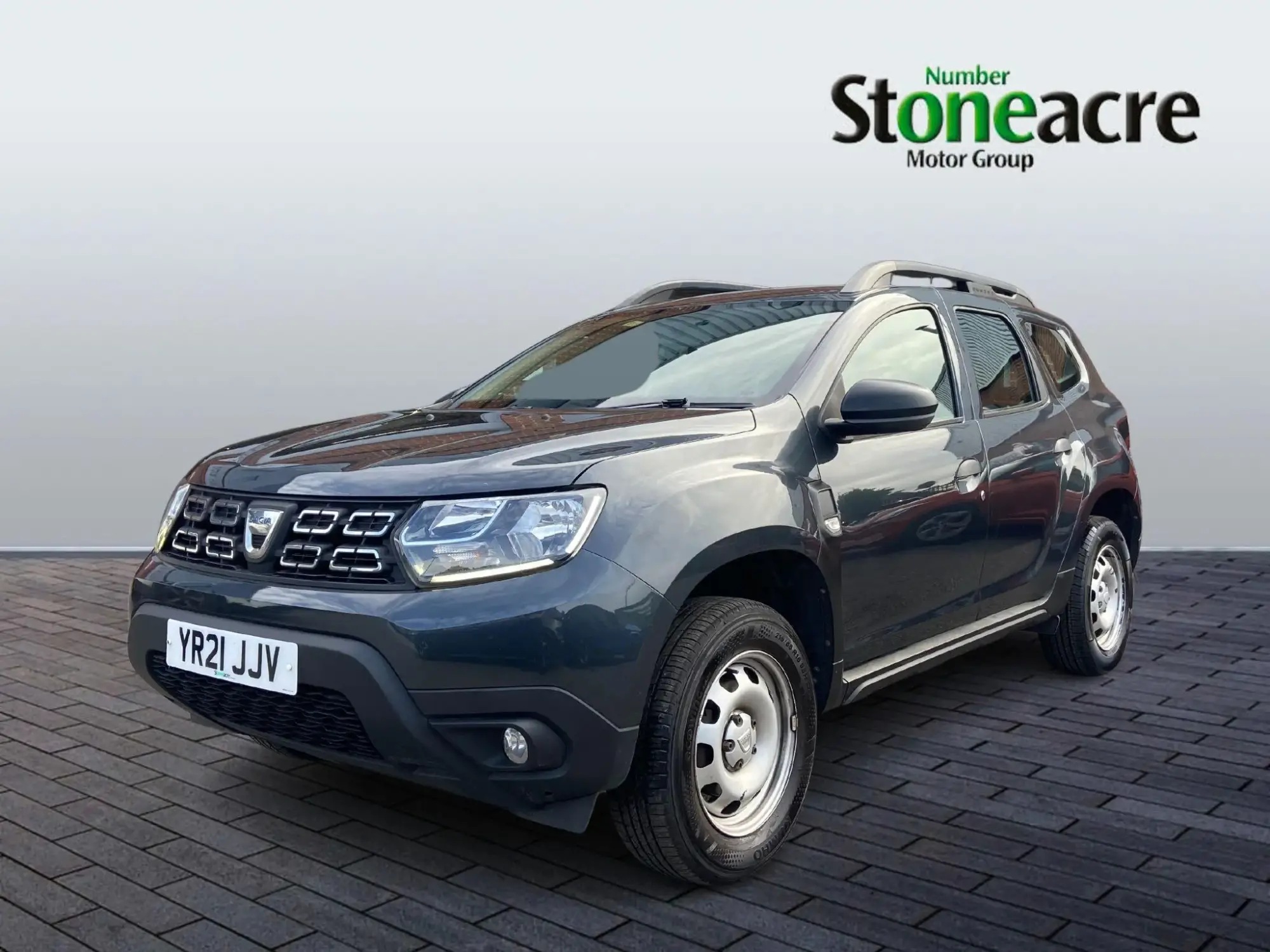 Dacia Duster Essential TCe 100 4x2 Bi-Fuel RE YR21JJV Image 3