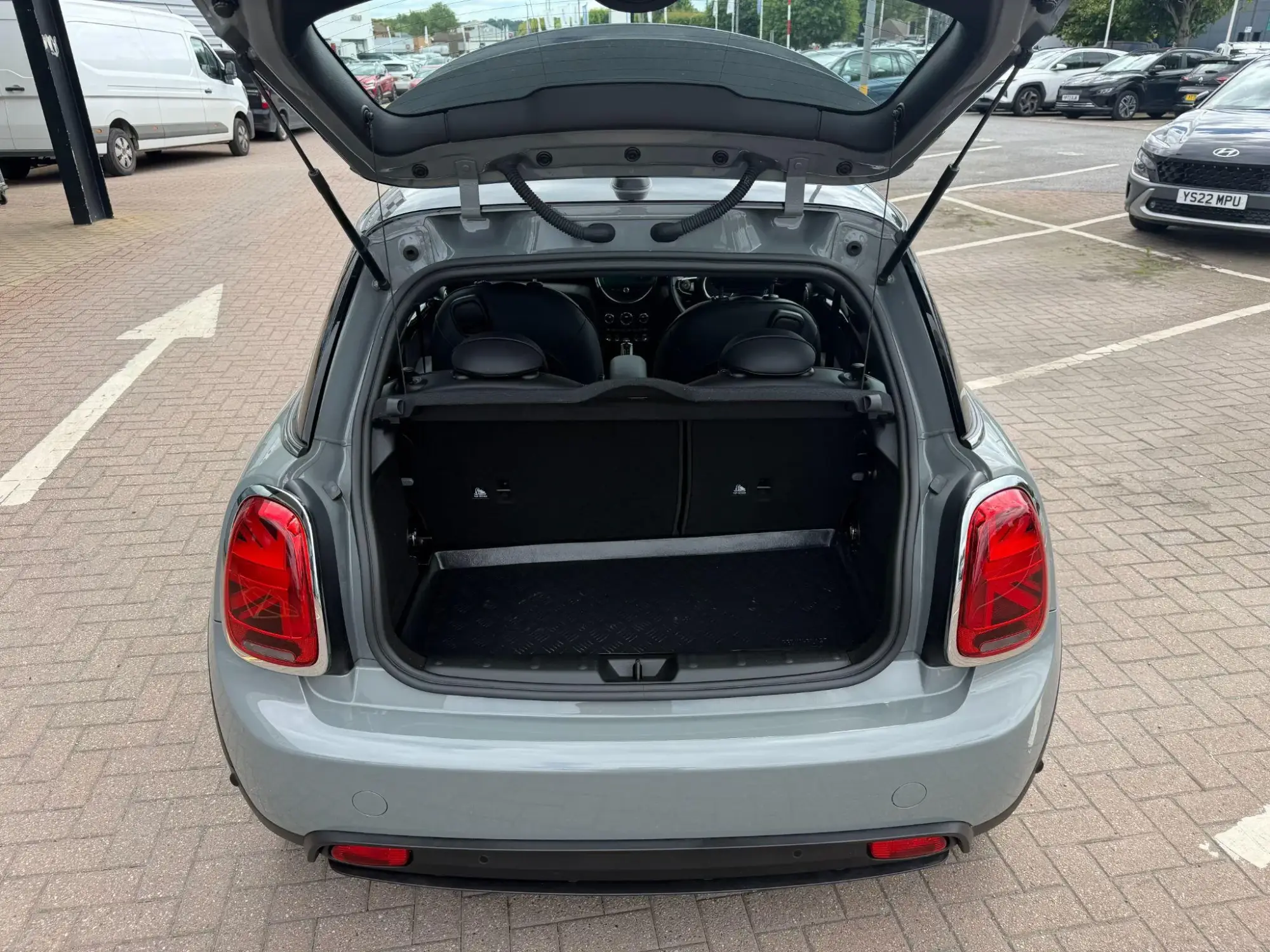 MINI Electric Hatch Image 9
