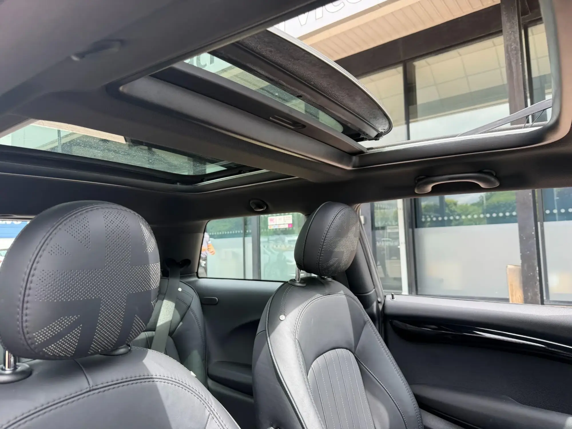 MINI Electric Hatch Image 23