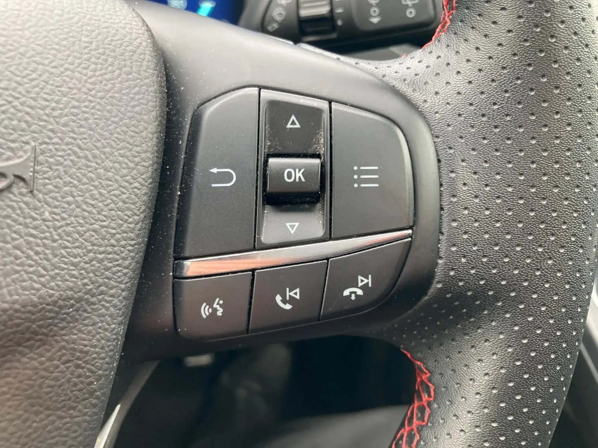 Ford Kuga Hybrid Image 15