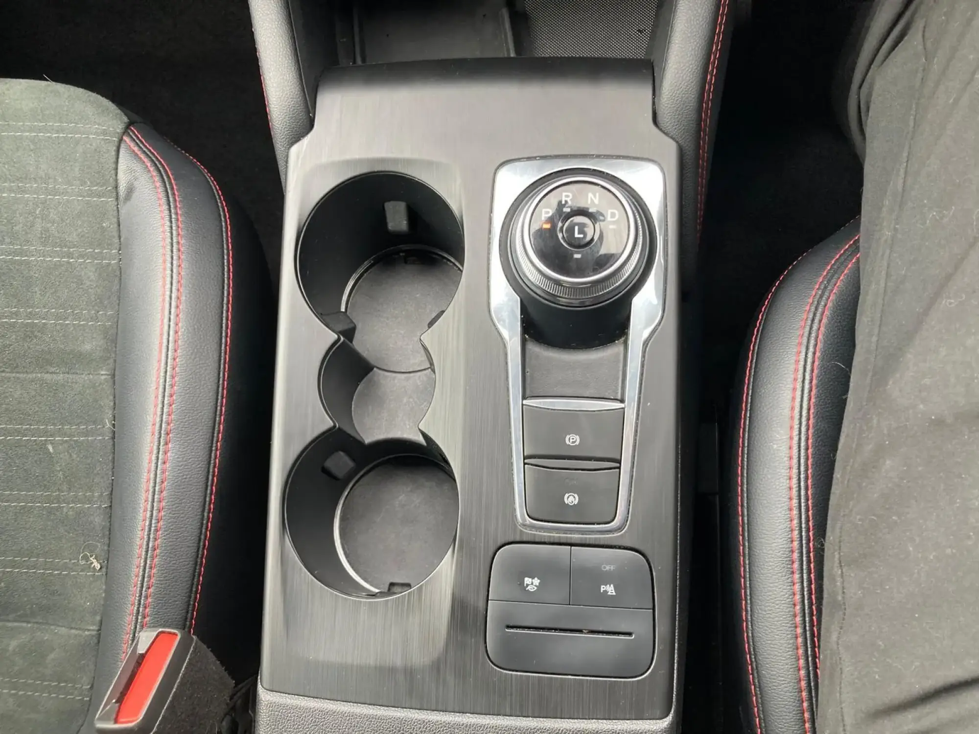 Ford Kuga Hybrid Image 17
