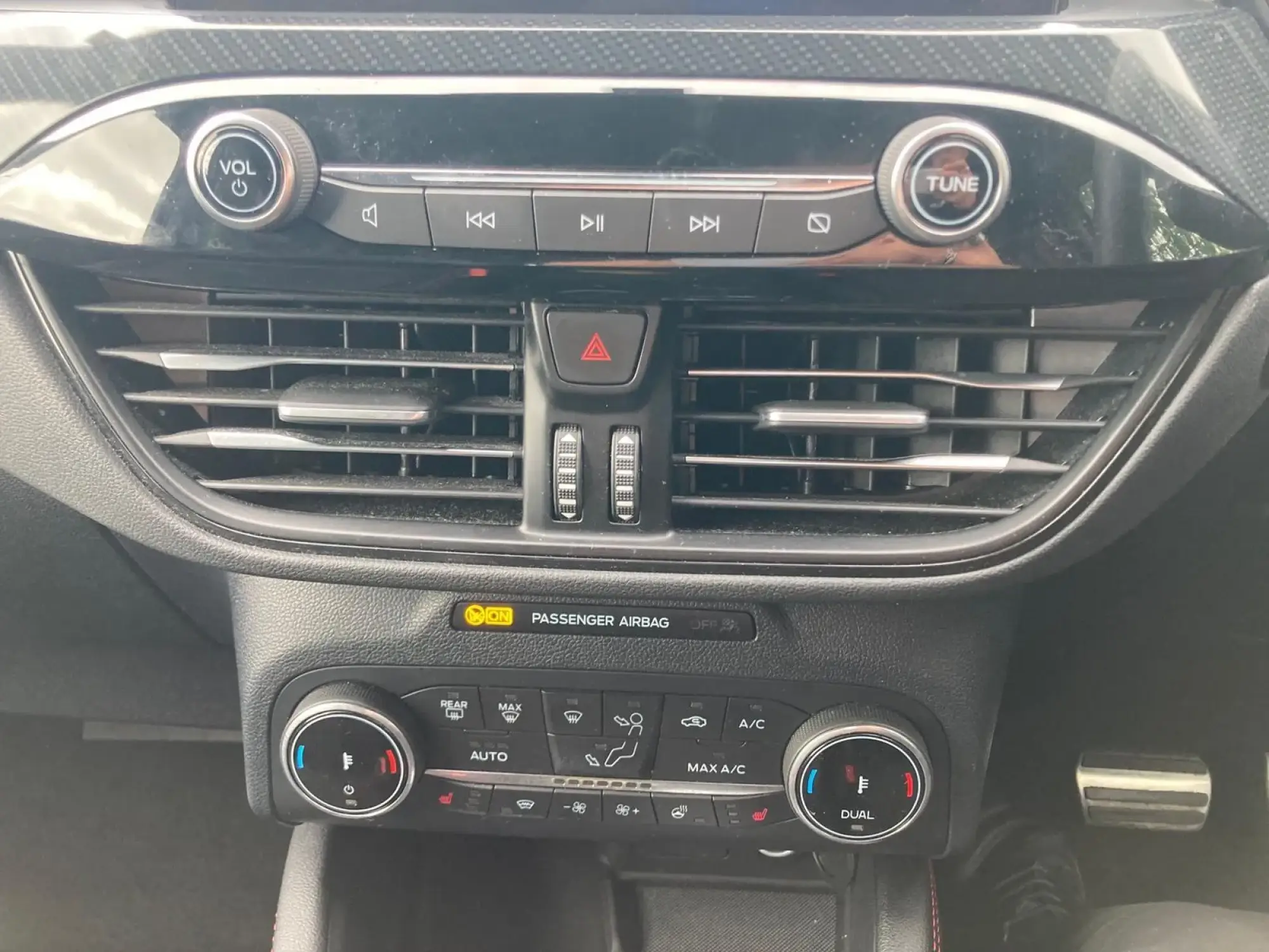 Ford Kuga Hybrid Image 18