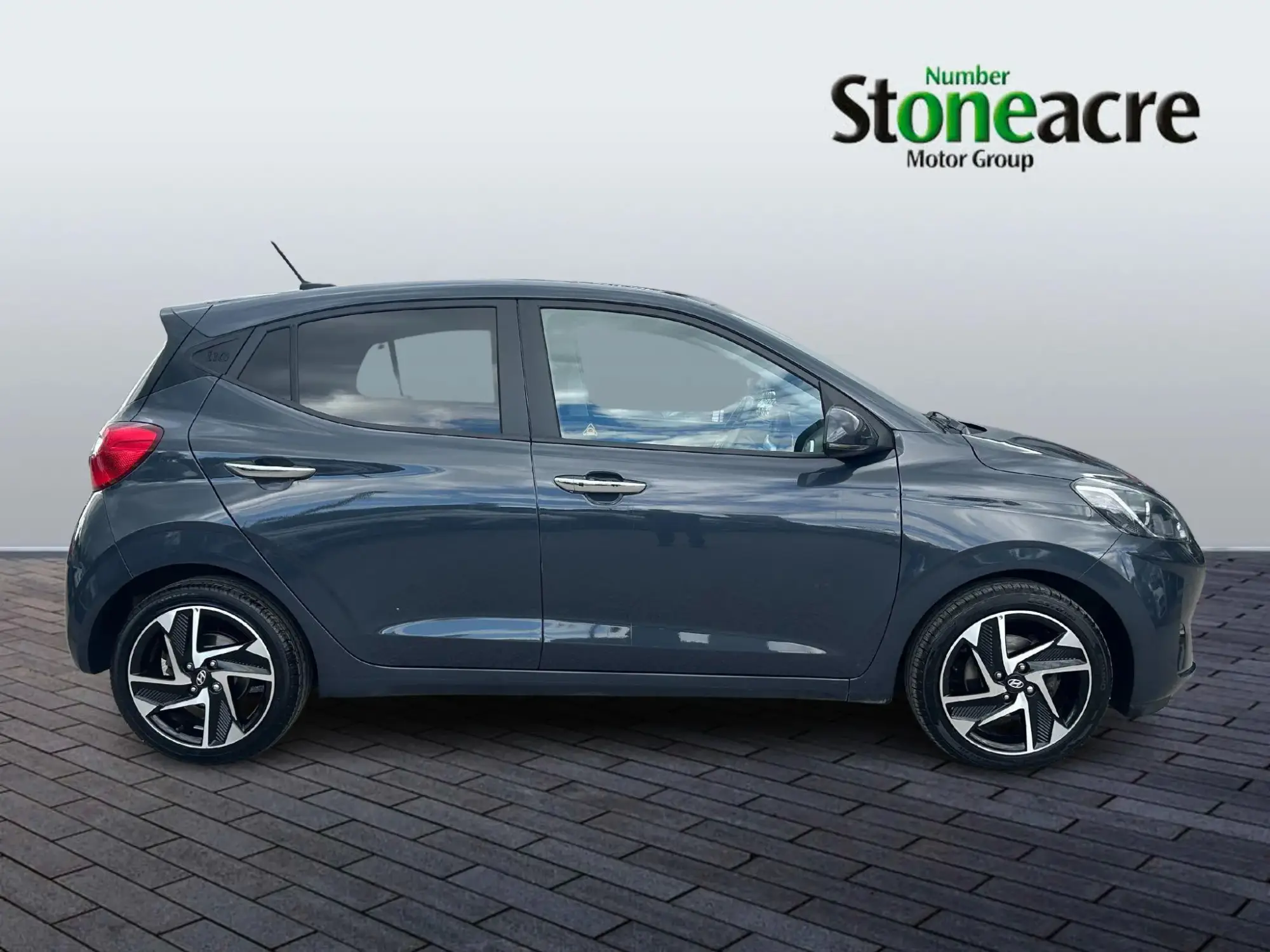 Hyundai i10 Image 8 Hyundai i10 Image 8