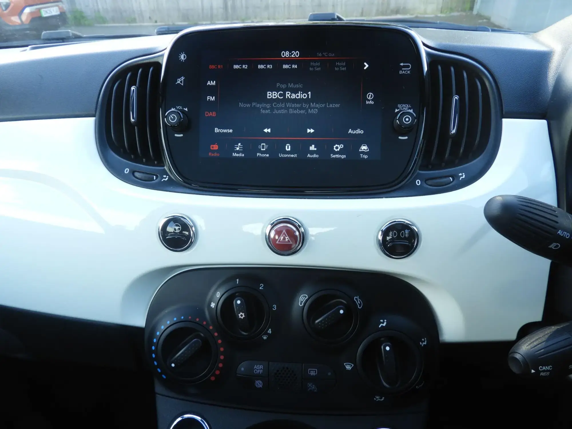 Fiat 500 Hybrid Image 19