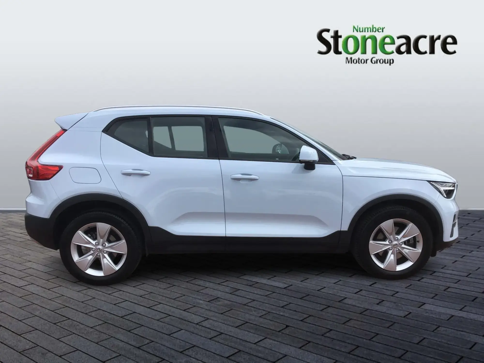 Volvo XC40 Image 2