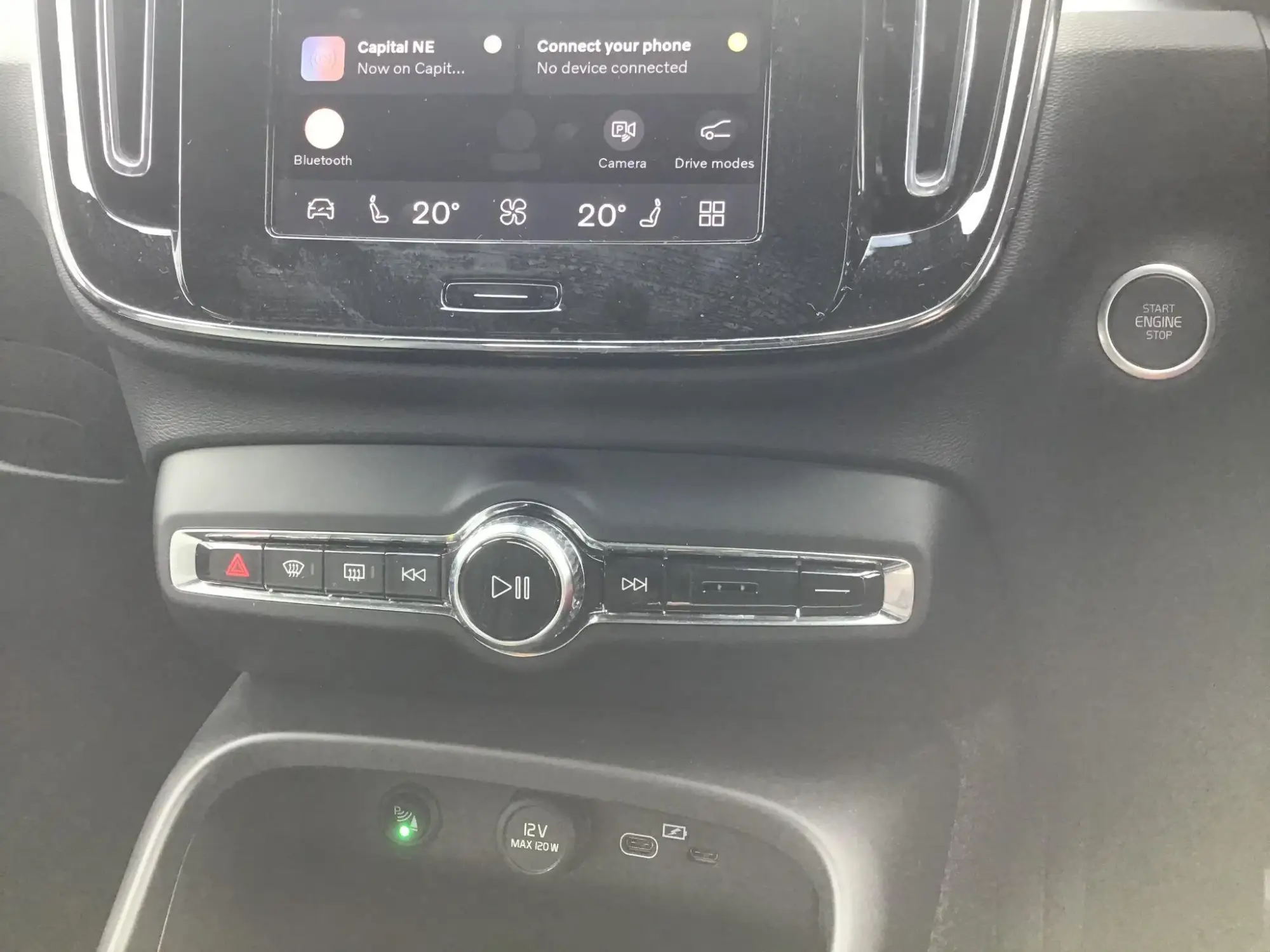 Volvo XC40 Image 17