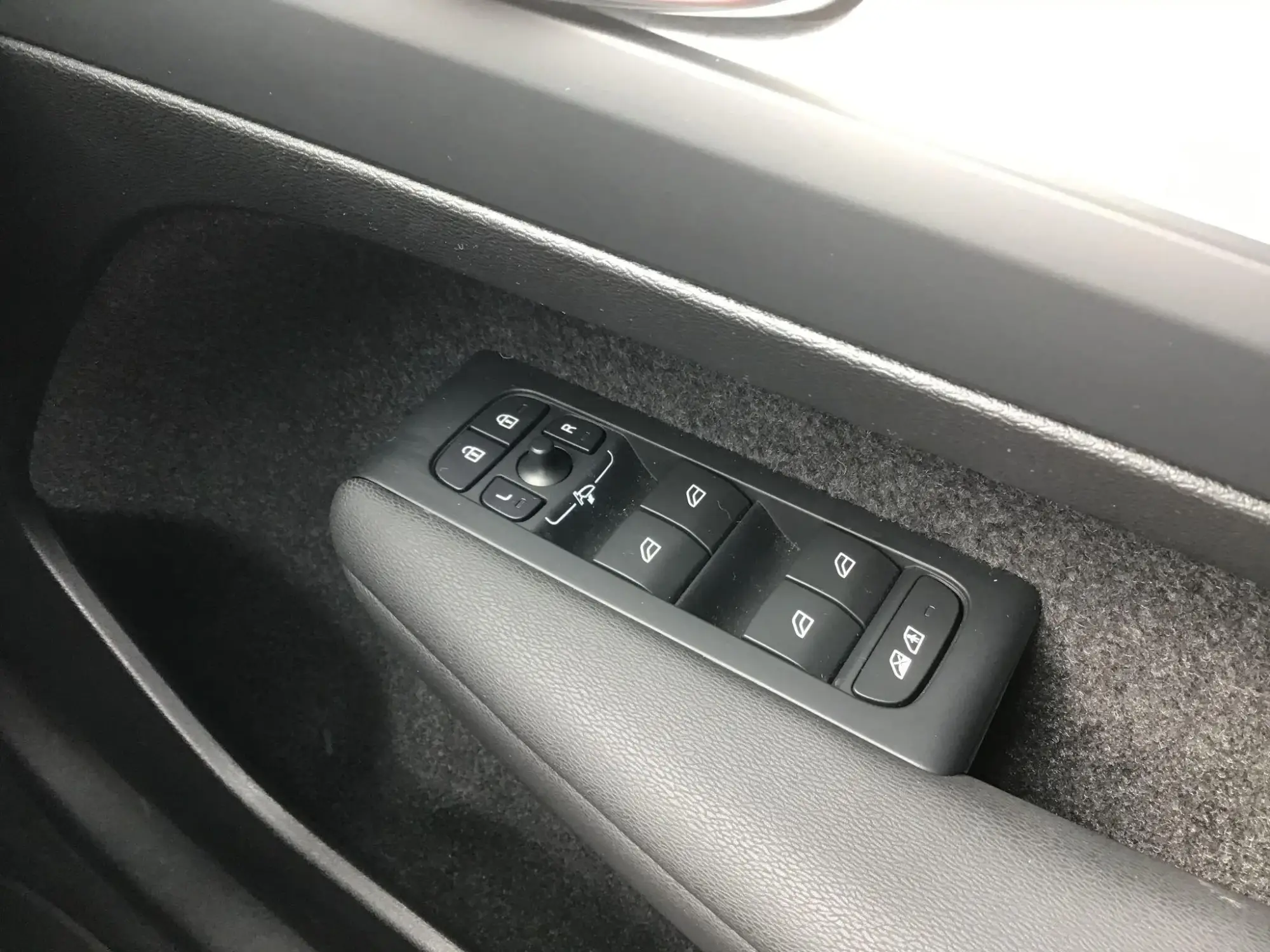 Volvo XC40 Image 21