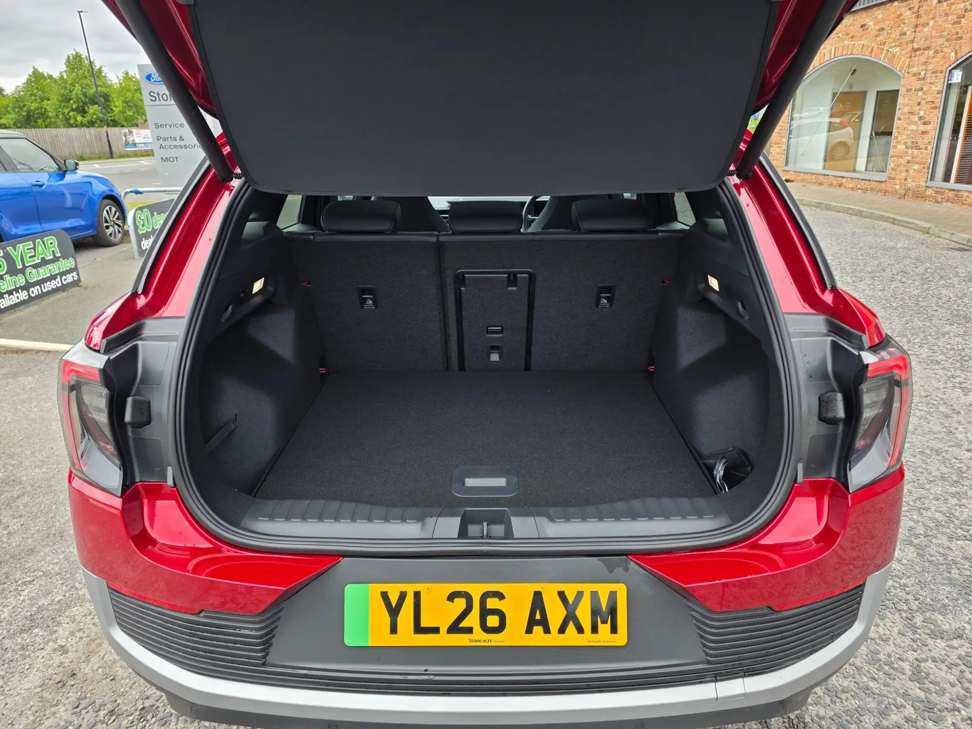 Ford Explorer Image 10